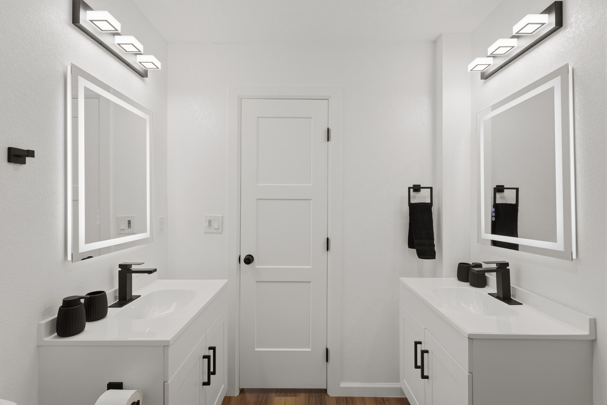Photo 17 — 2614 Schell Place NE
