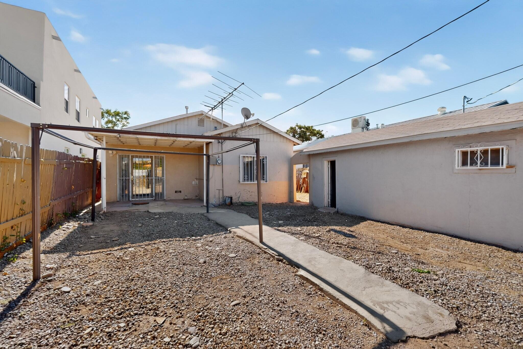 Photo 10 — 1007 Calle Placitas