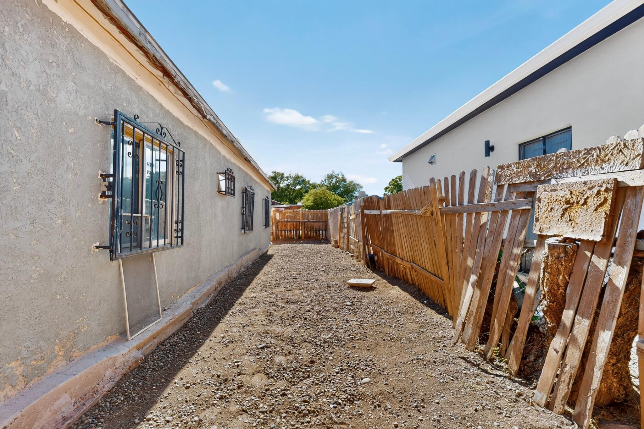 Photo 6 — 1007 Calle Placitas