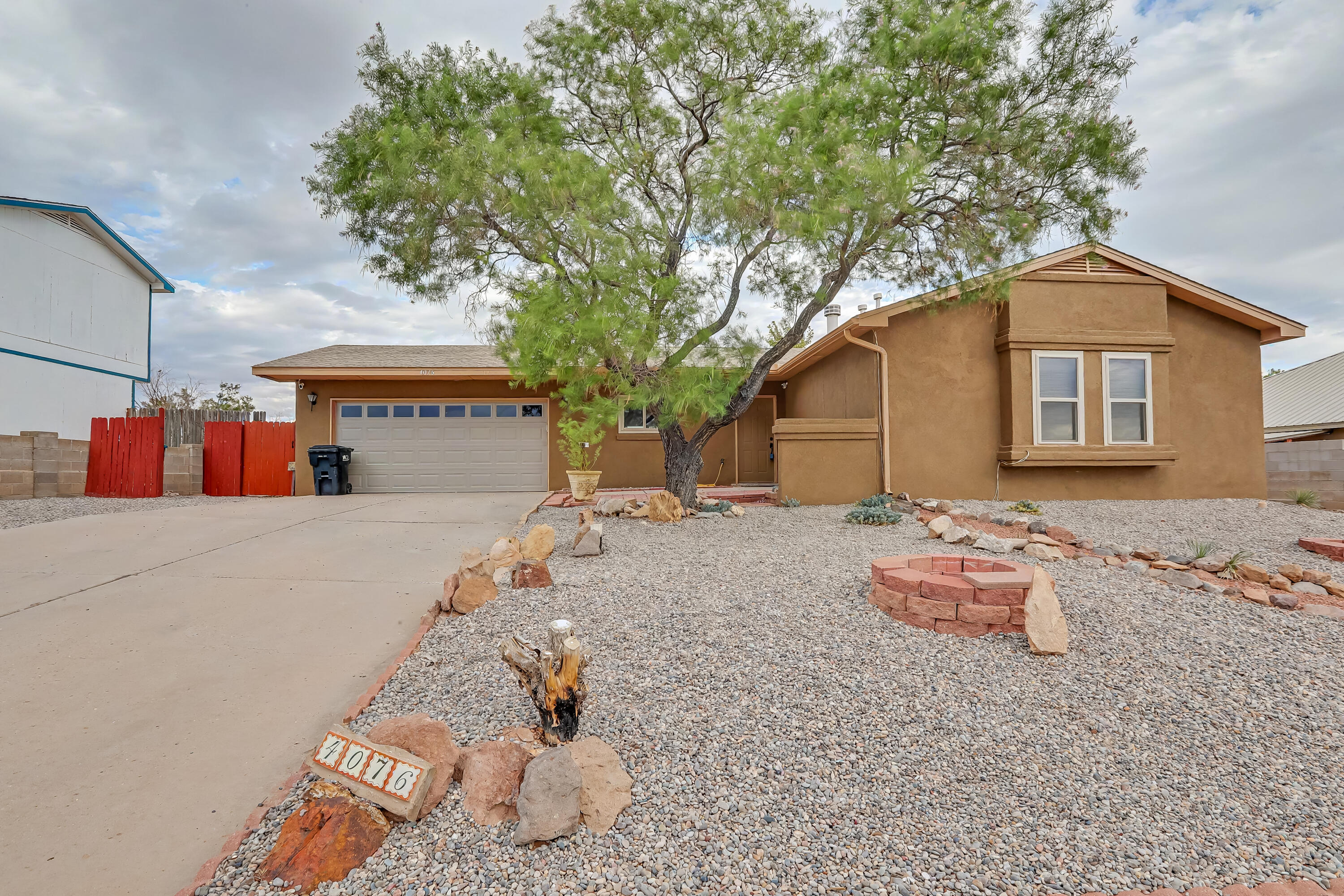 4076 Montreal Loop NE, Rio Rancho, NM 87144