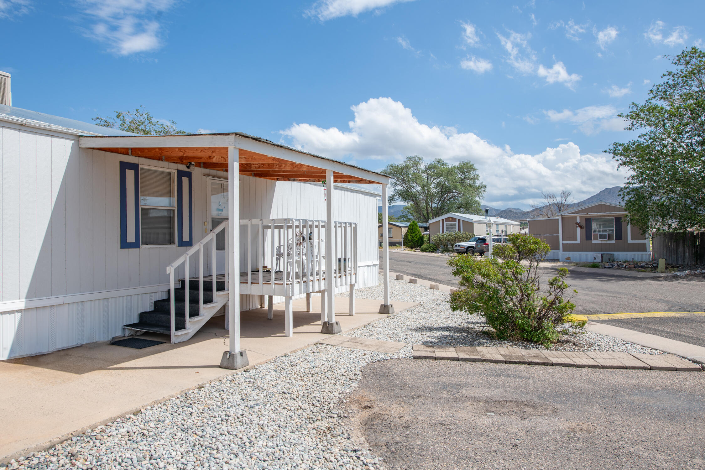 Photo 4 — 11100 Gibson Boulevard SE LX 369