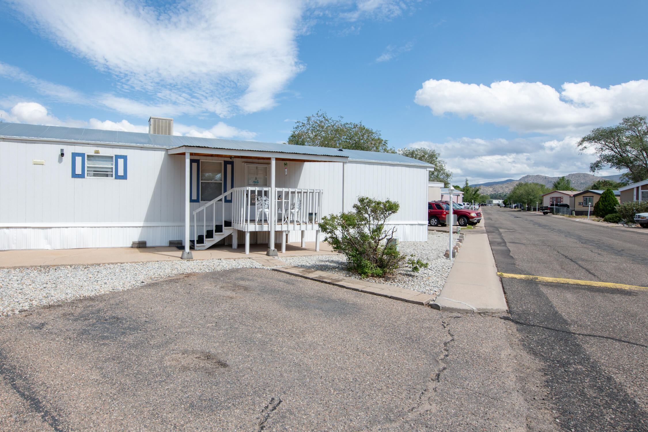 Photo 3 — 11100 Gibson Boulevard SE LX 369