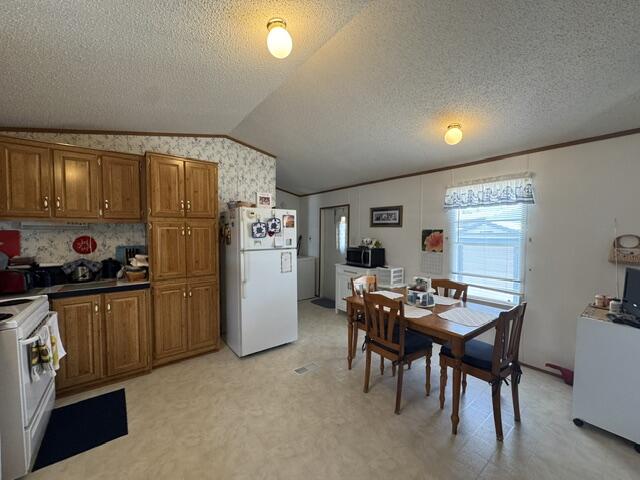 Photo 4 — 11100 Gibson Boulevard SE UNIT 369