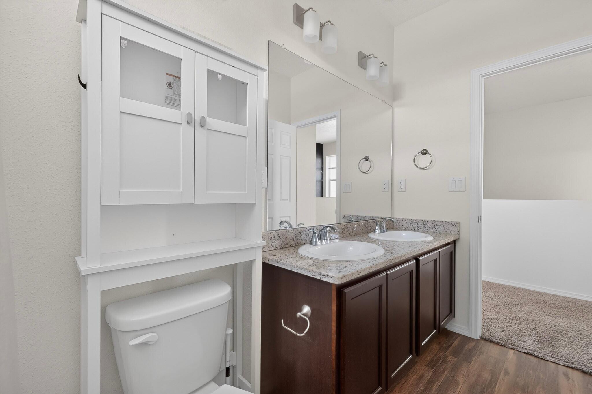 Photo 9 — 6380 Gannett Drive NE