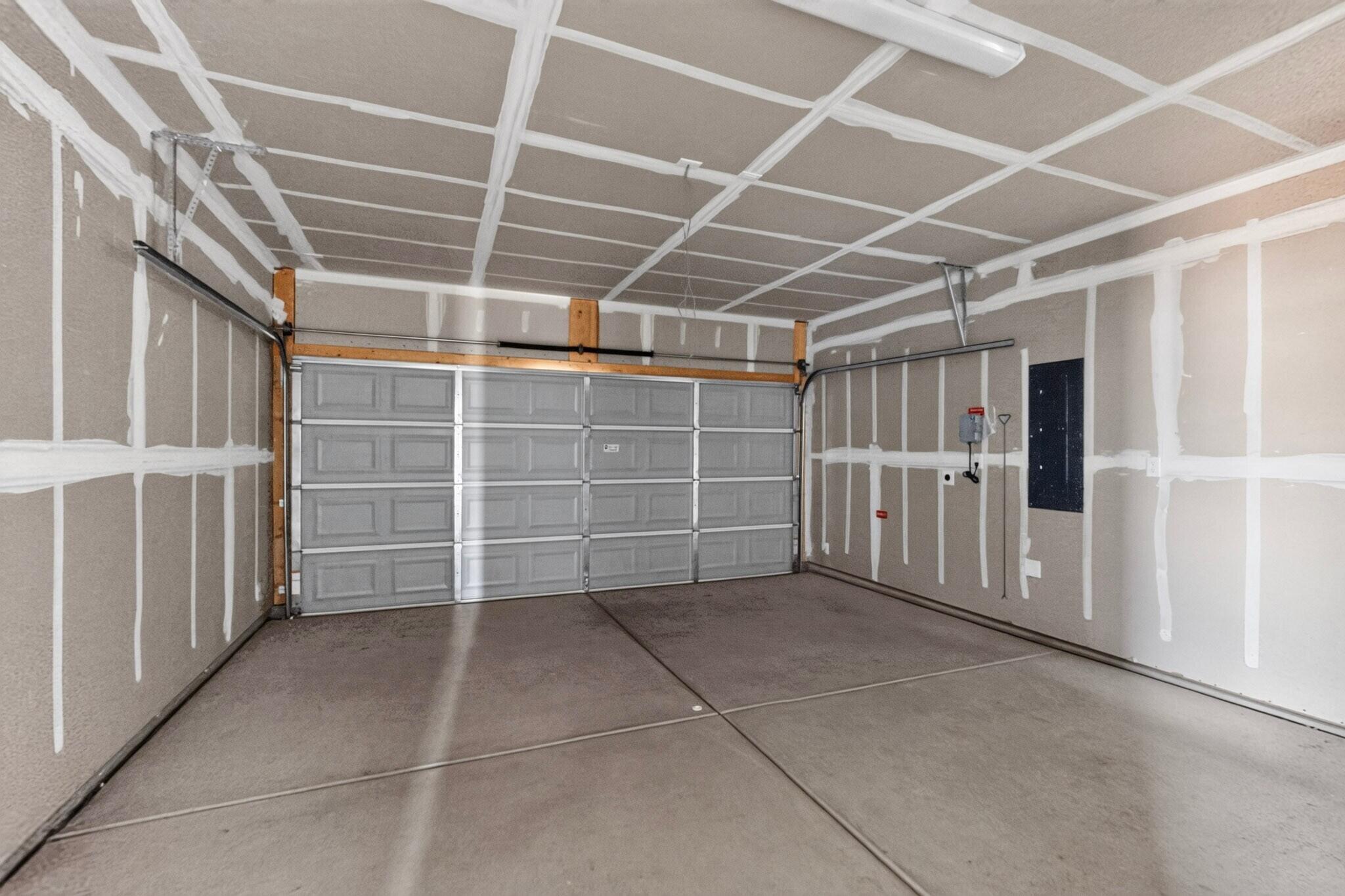 Photo 7 — 6380 Gannett Drive NE