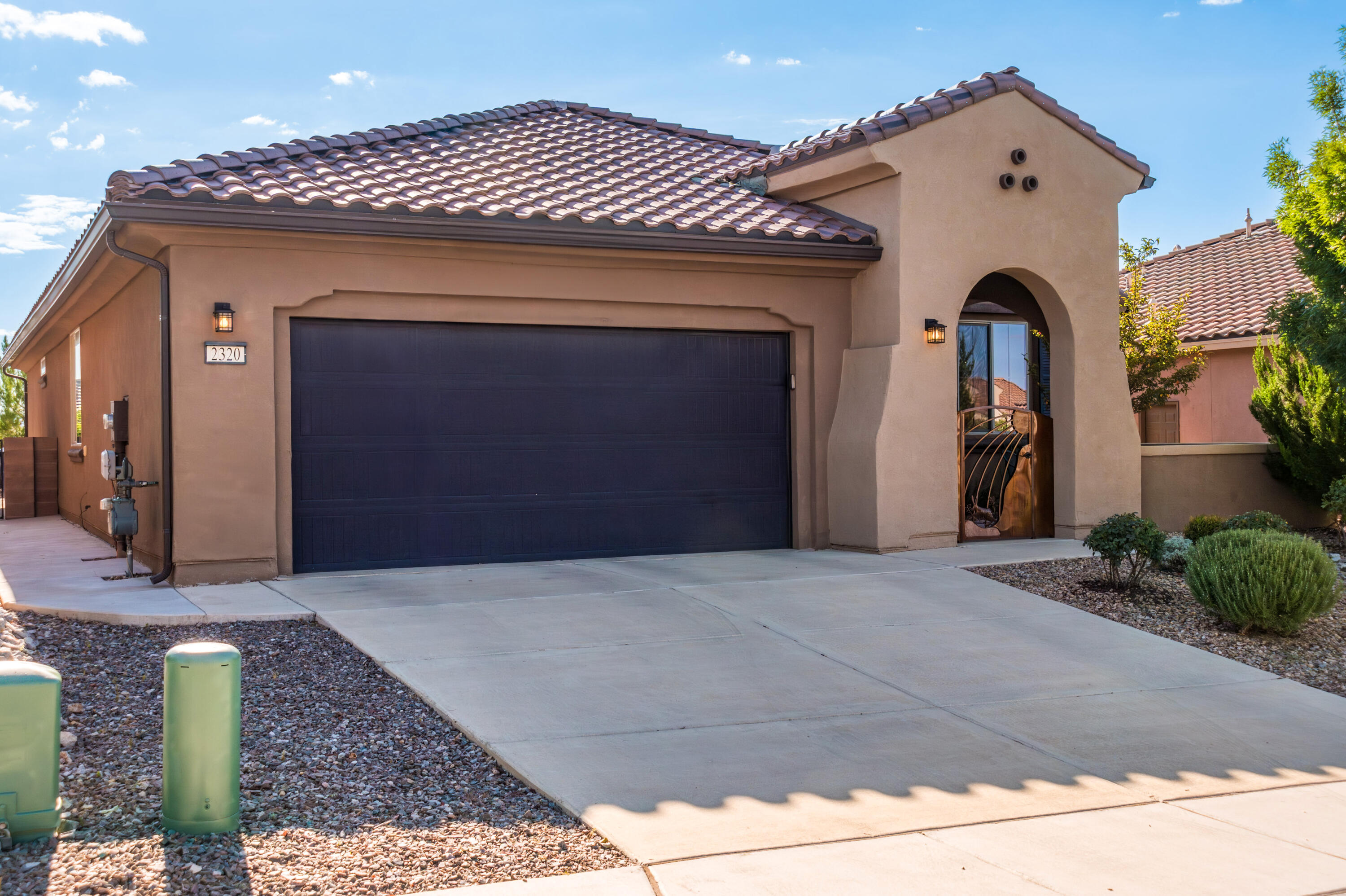 2320 Komatke Trail NW, Albuquerque, NM 87120