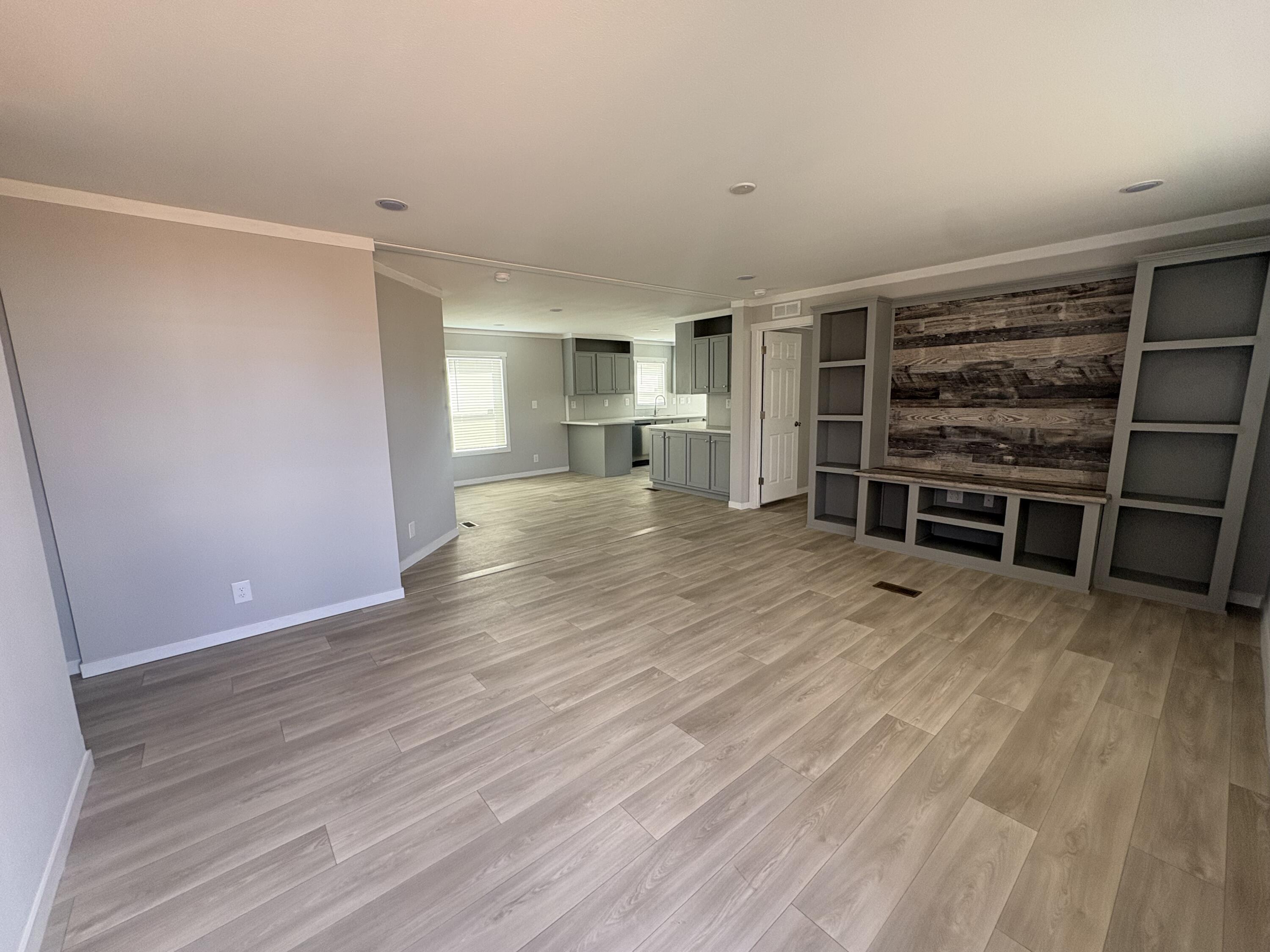 Photo 2 — 1212 Las Rosas Drive SE