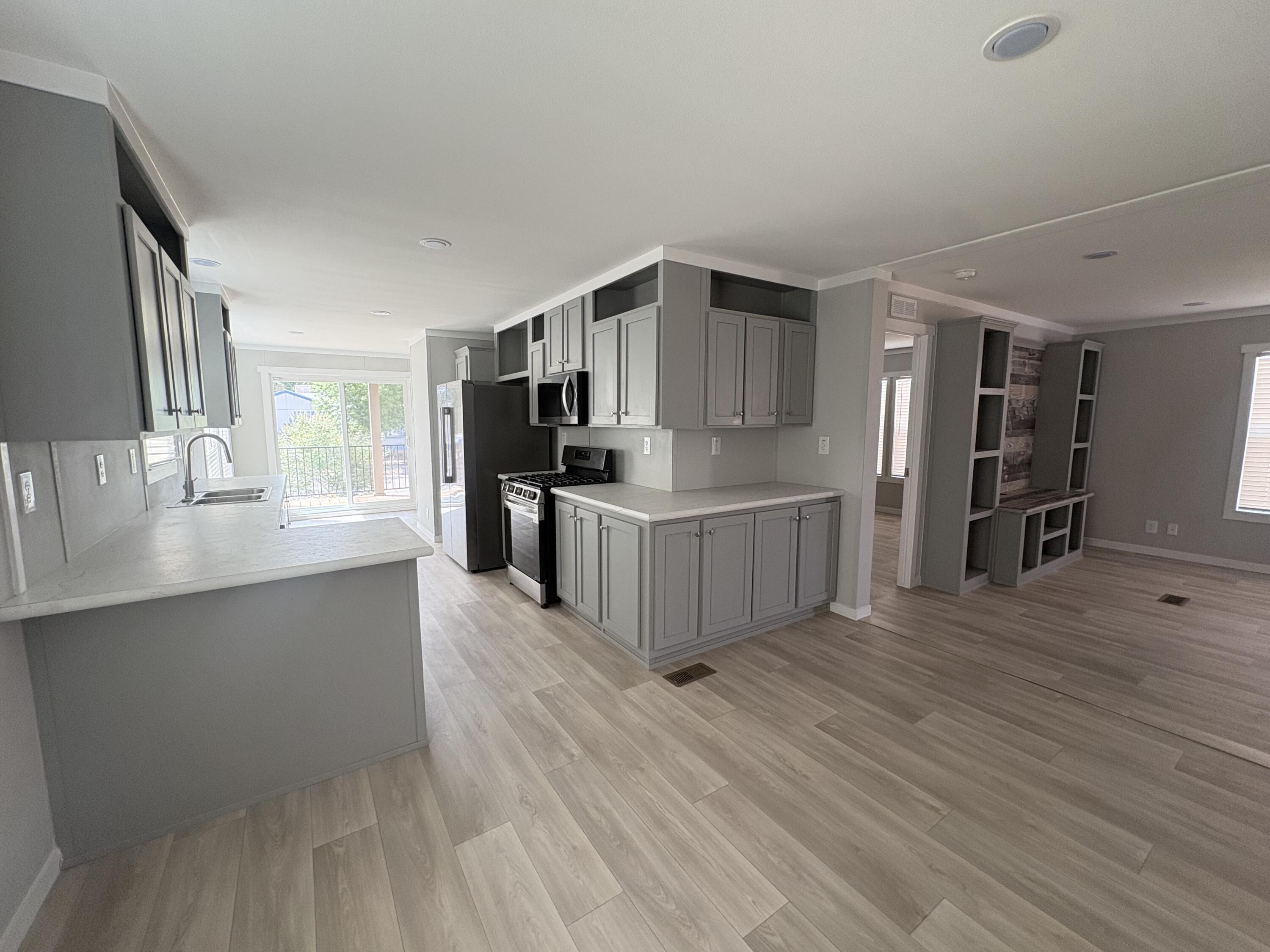 Photo 3 — 1212 Las Rosas Drive SE