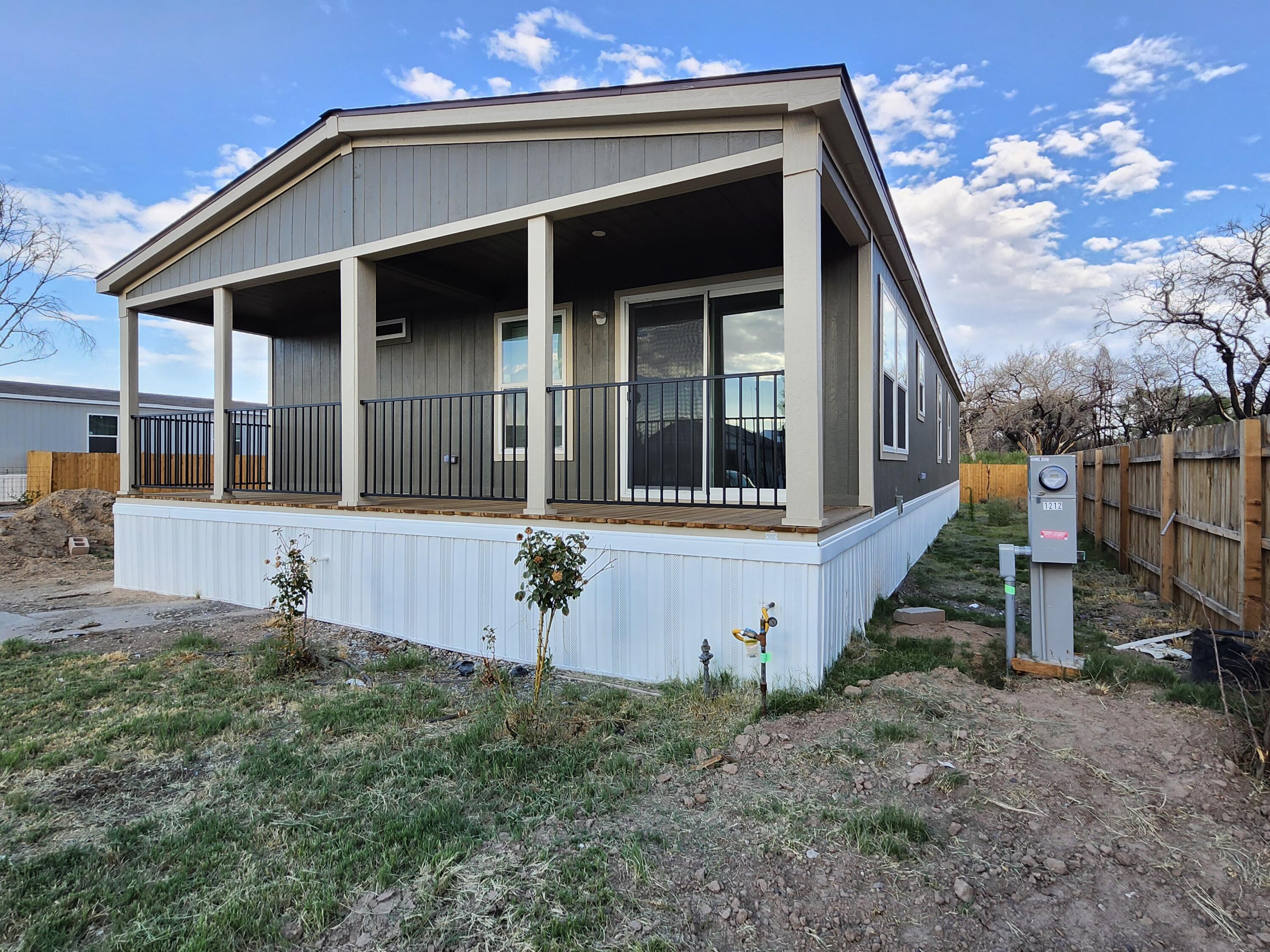 Photo 6 — 1212 Las Rosas Drive SE