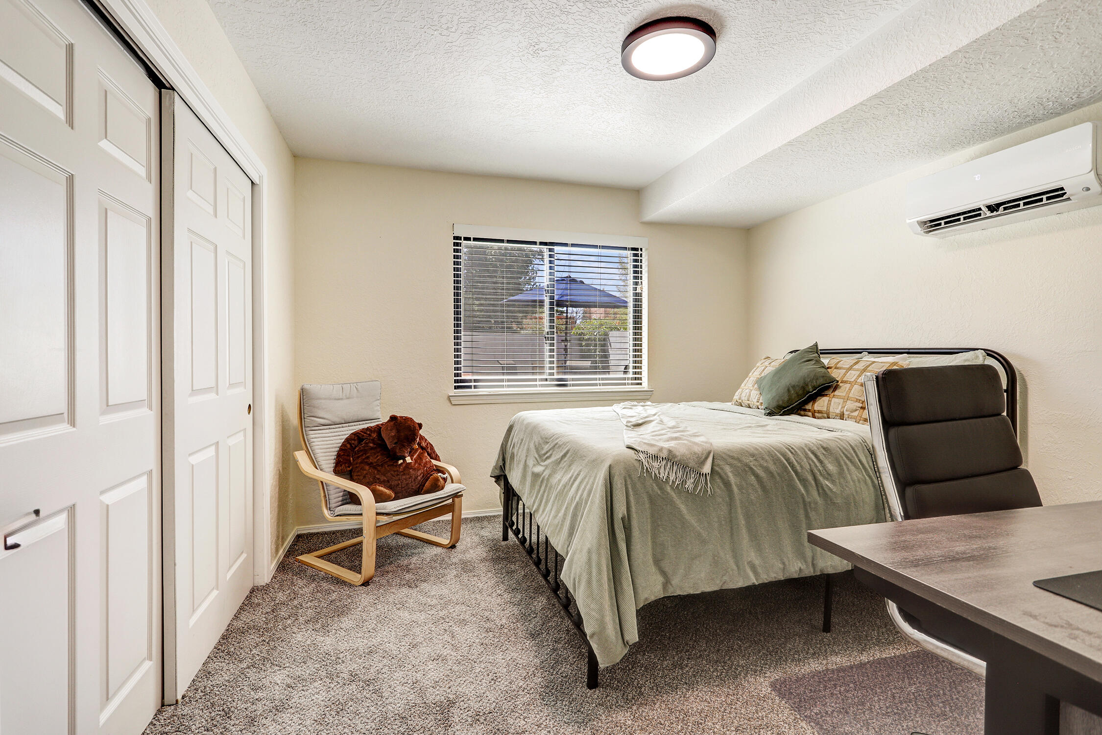 Photo 7 — 9620 San Rafael Avenue NE