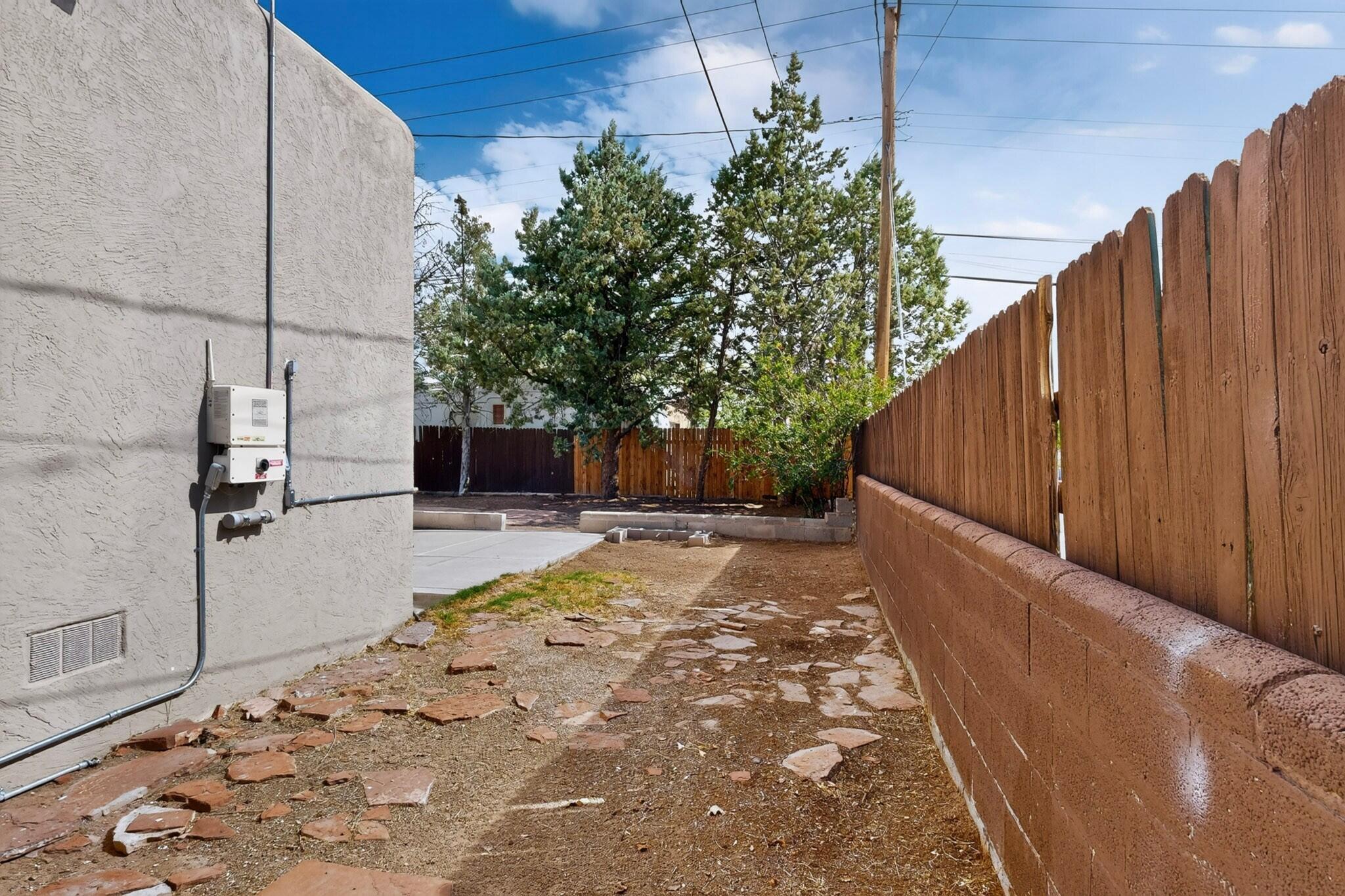 Photo 19 — 4700 Crest Avenue SE