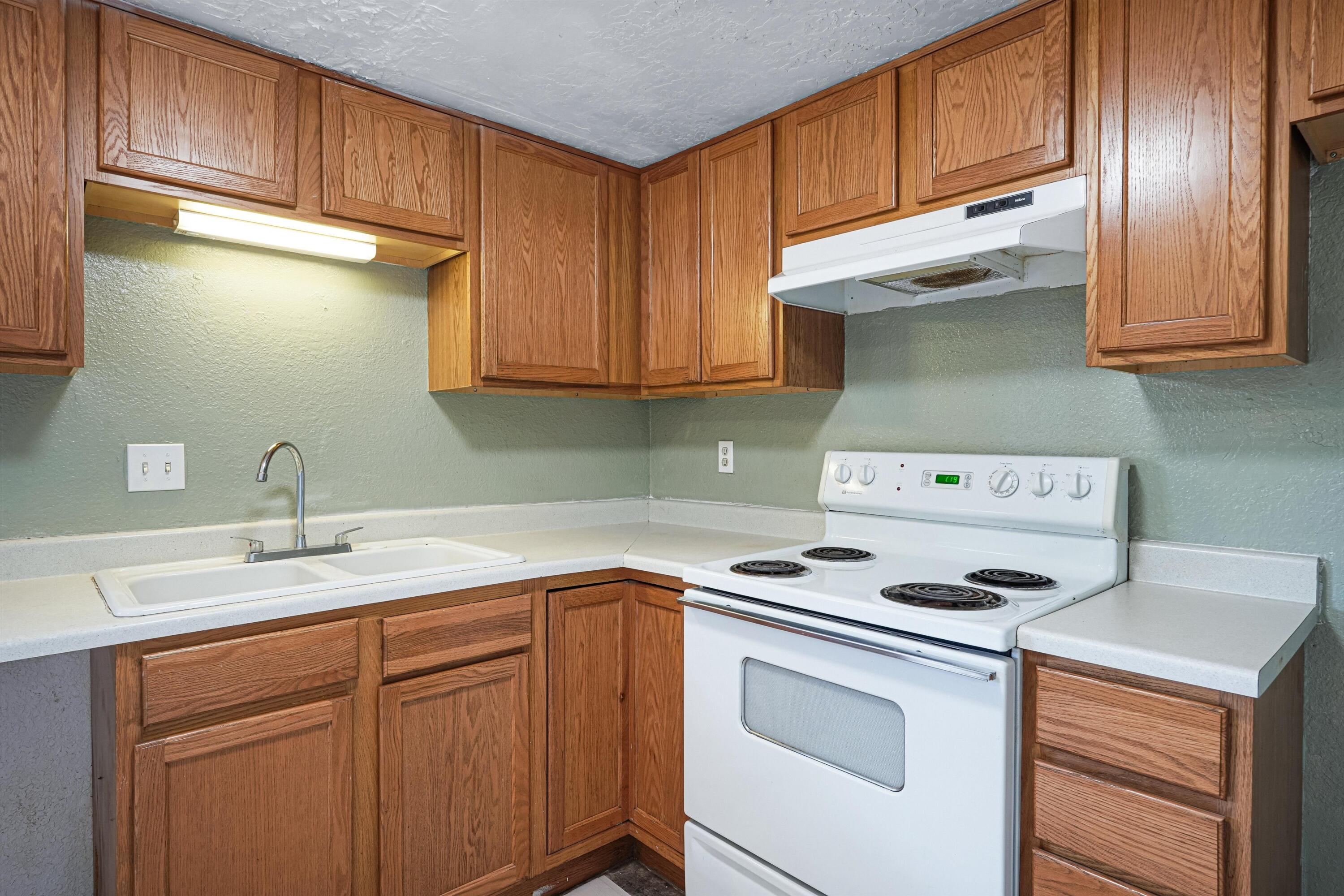 Photo 11 — 8201 Trumbull Avenue SE APT B