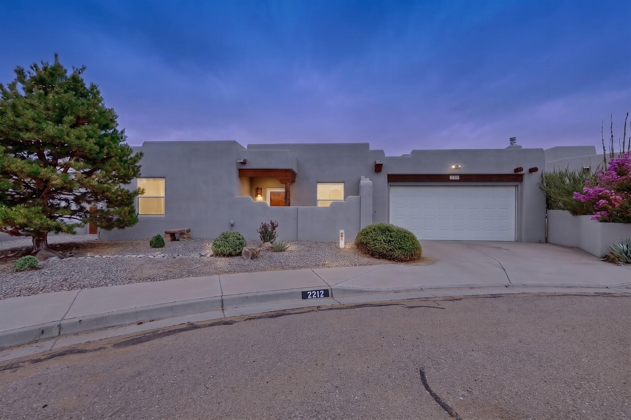 2212 Calle De Silverio SW, Los Lunas, NM 87031