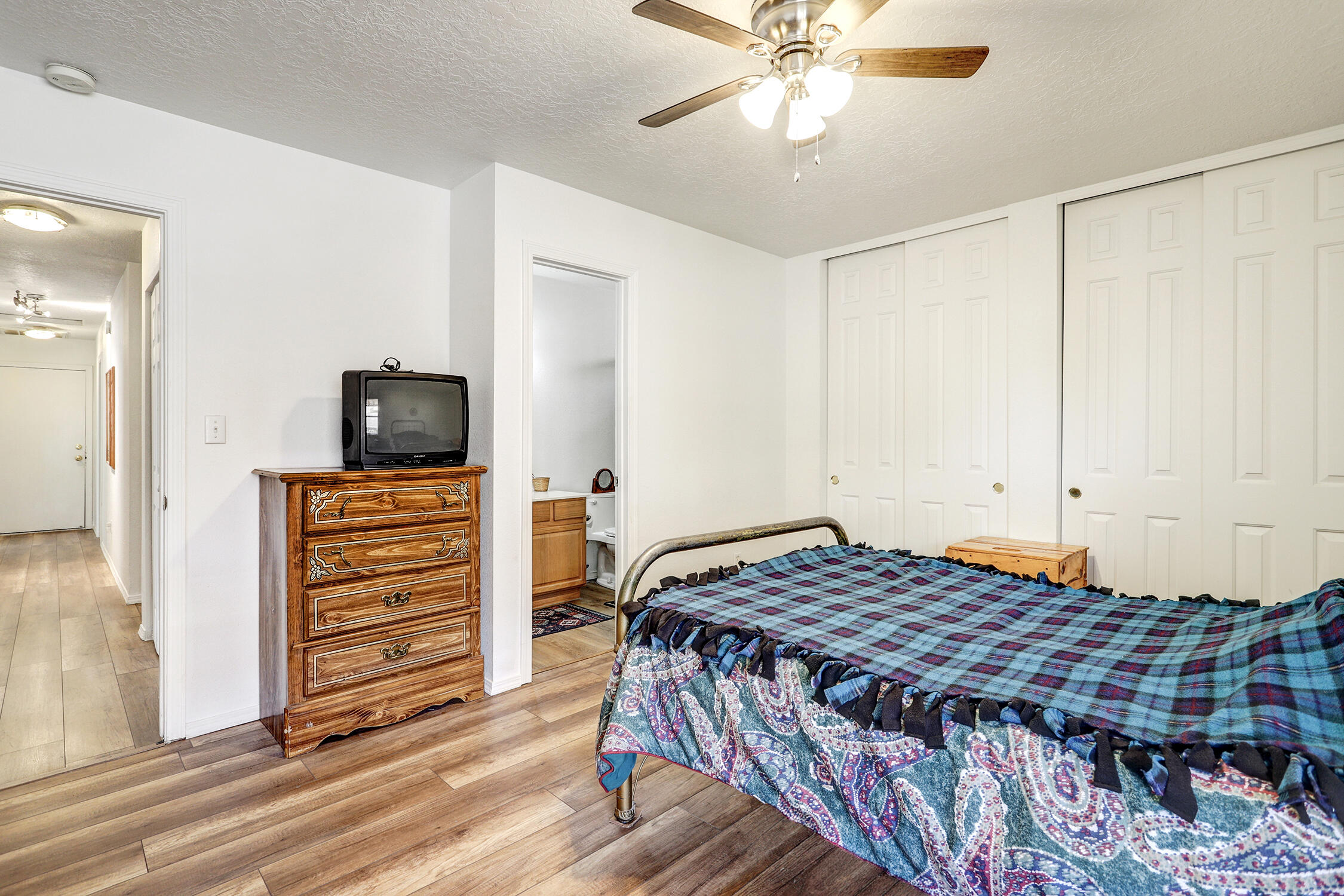 Photo 10 — 7715 Harrier Avenue NW