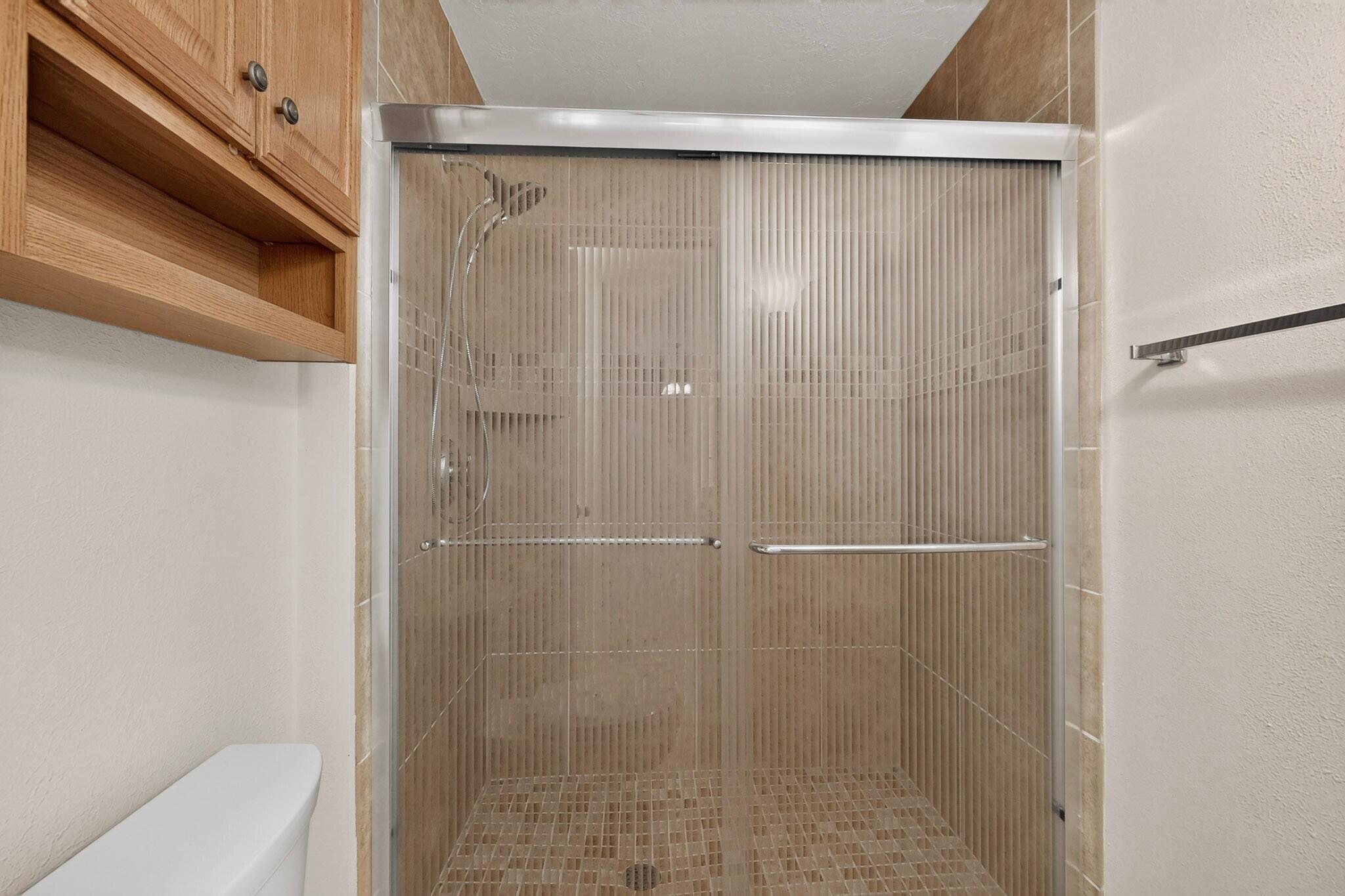 Photo 10 — 5608 Fairoak Trail NE