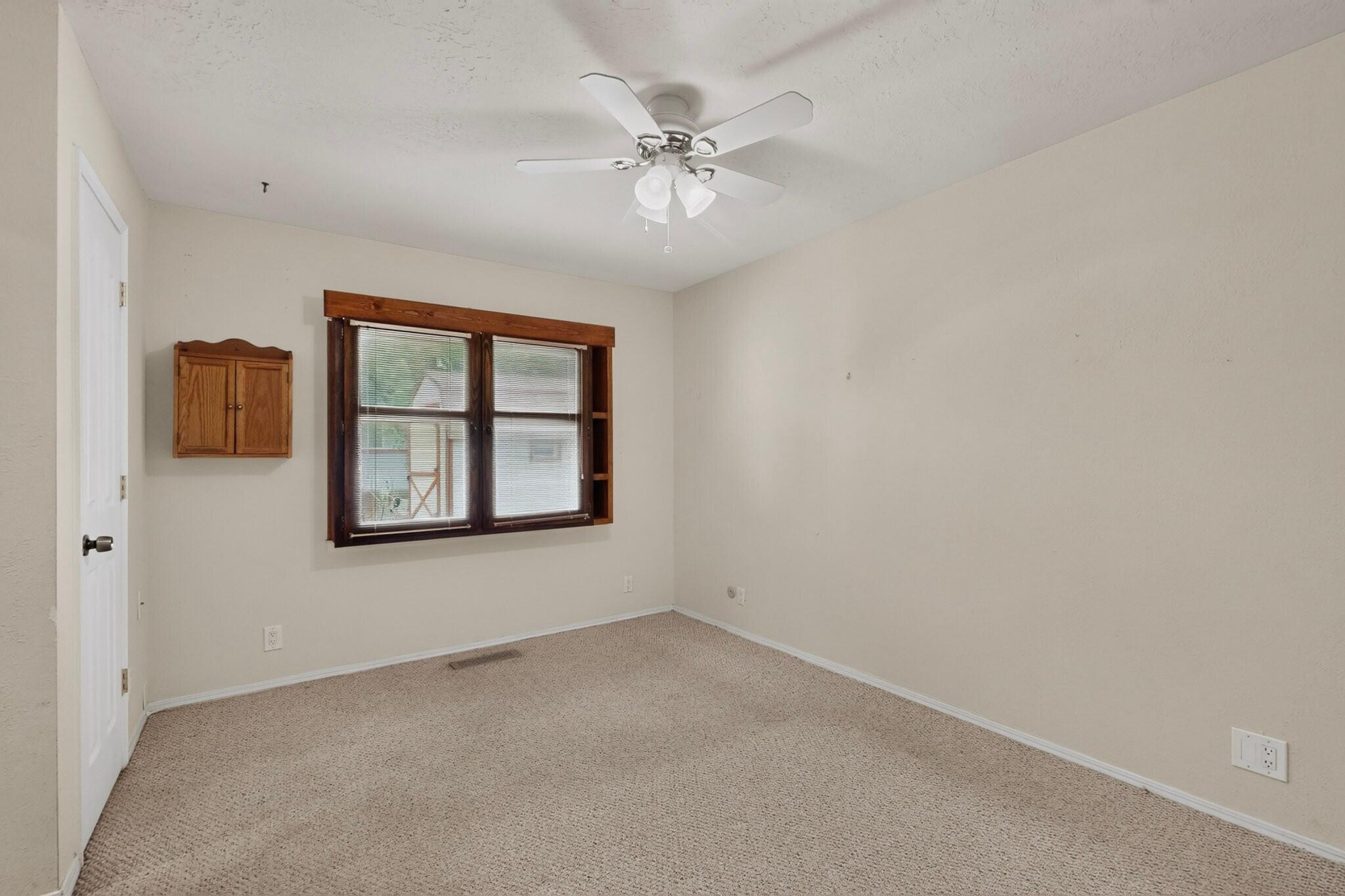 Photo 11 — 5608 Fairoak Trail NE