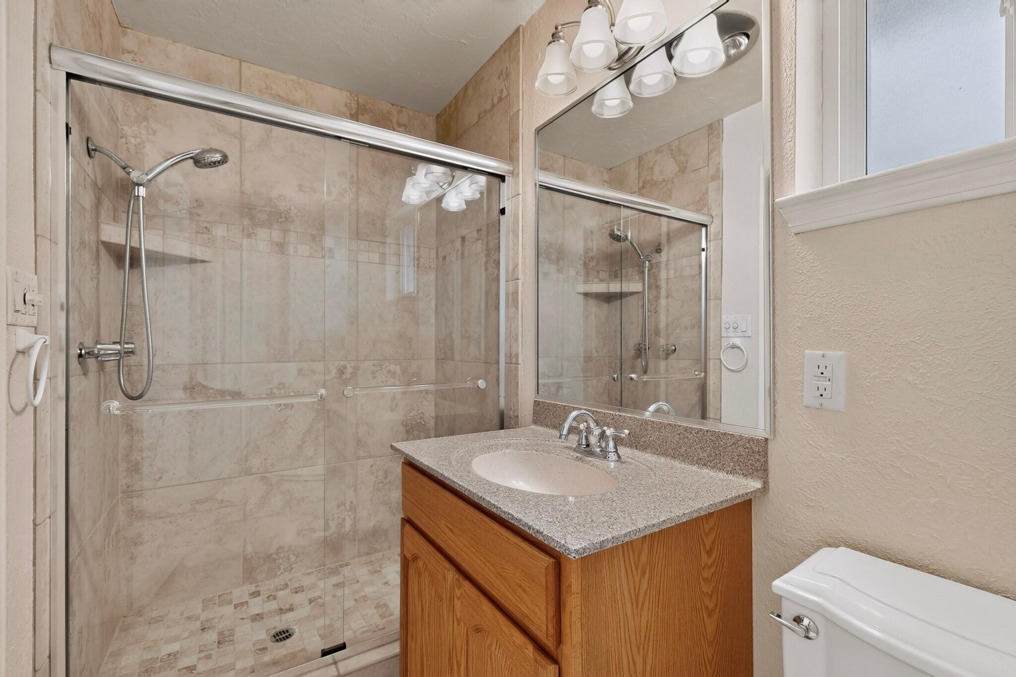 Photo 13 — 5608 Fairoak Trail NE