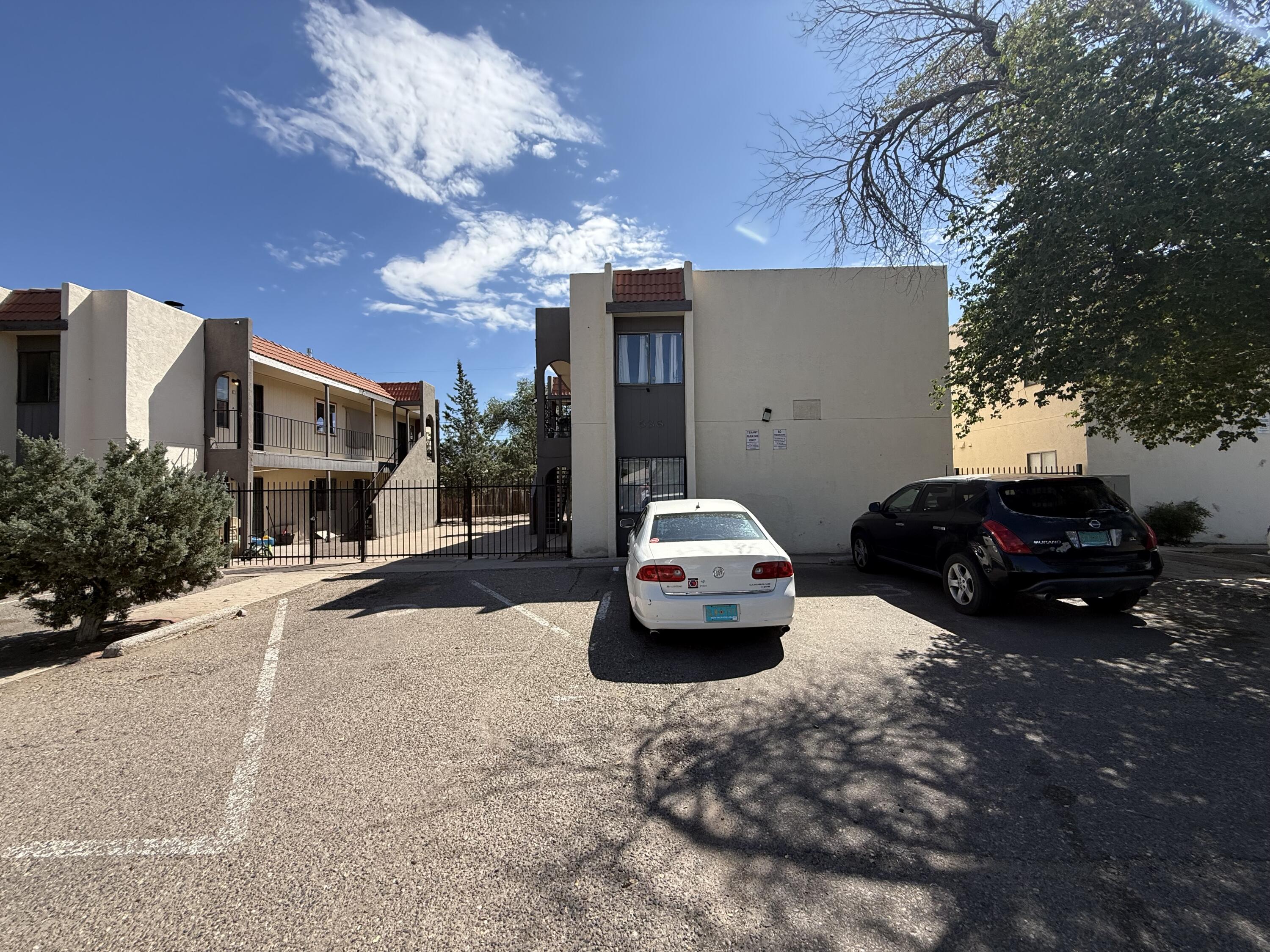 536 Palomas Drive SE