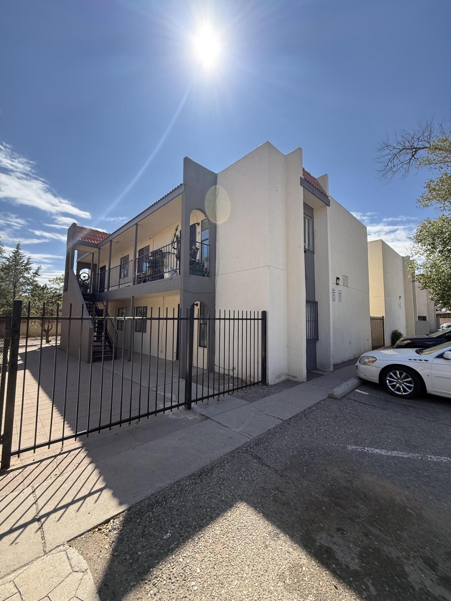 Photo 3 — 536 Palomas Drive SE