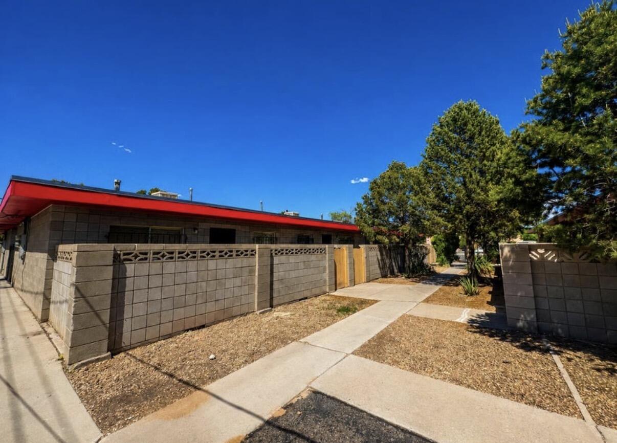 Photo 3 — 609-641 Mesilla Street SE