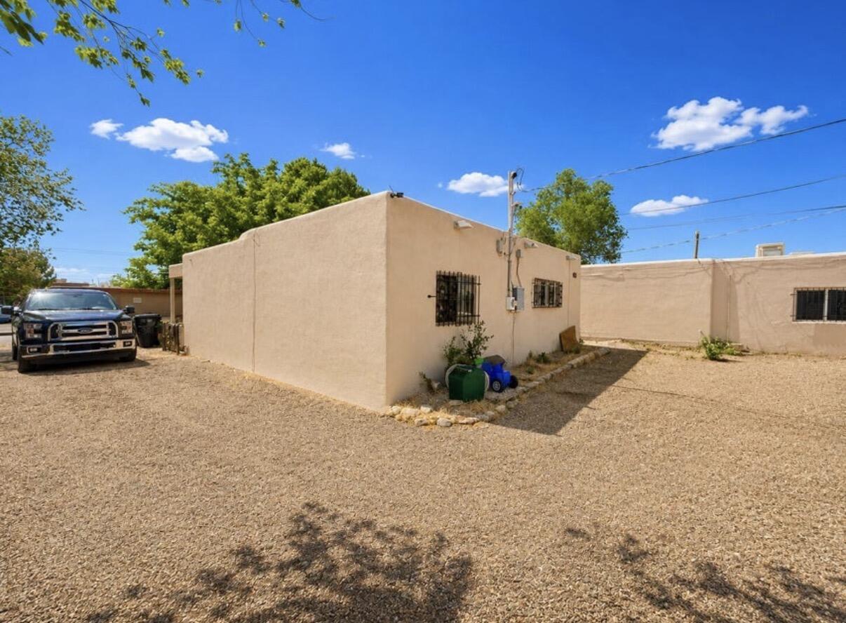Photo 9 — 609-641 Mesilla Street SE