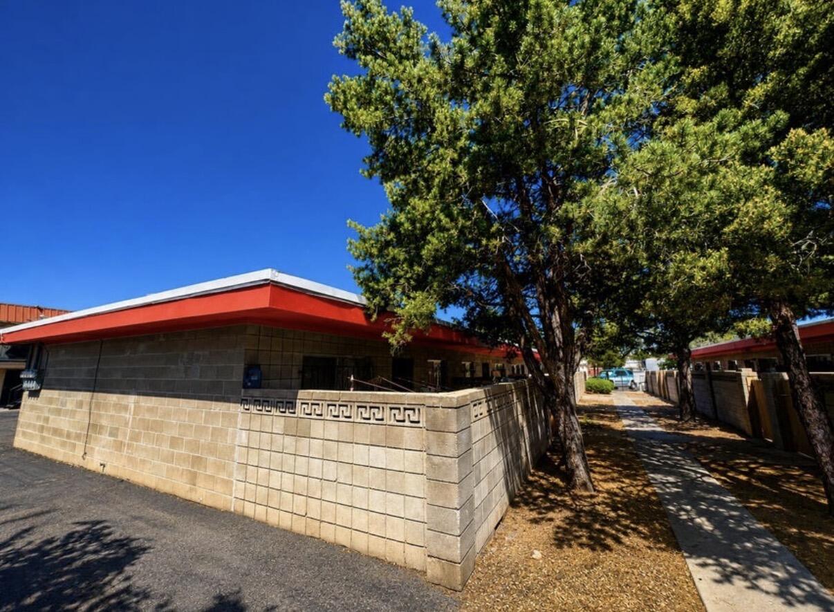 Photo 4 — 609-641 Mesilla Street SE