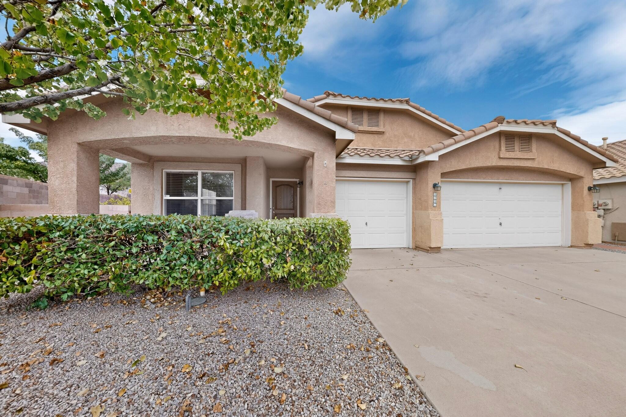 4951 Whisper Wind Street NW, Albuquerque, NM 87120