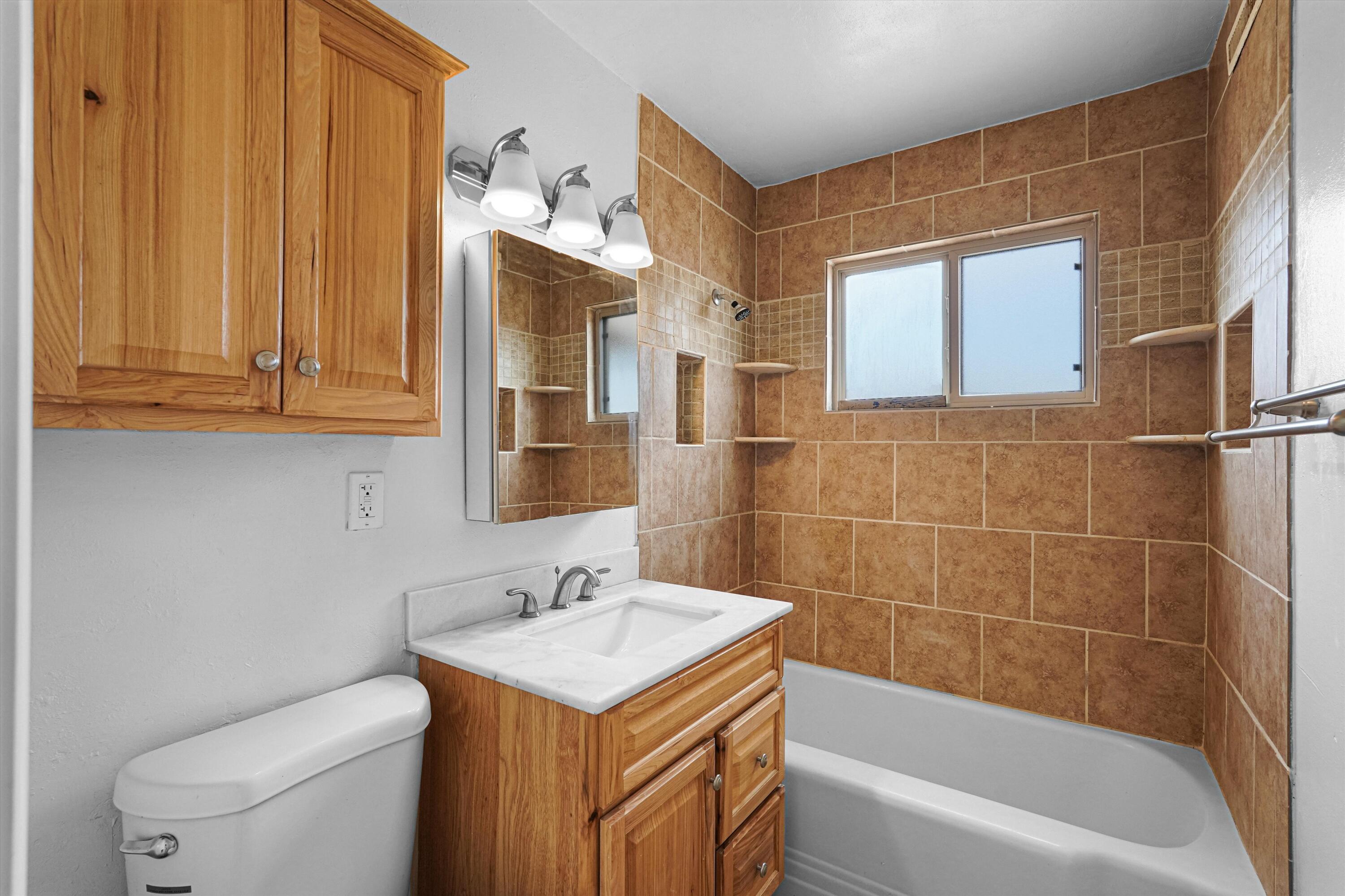 Photo 12 — 2346 Valencia Drive NE