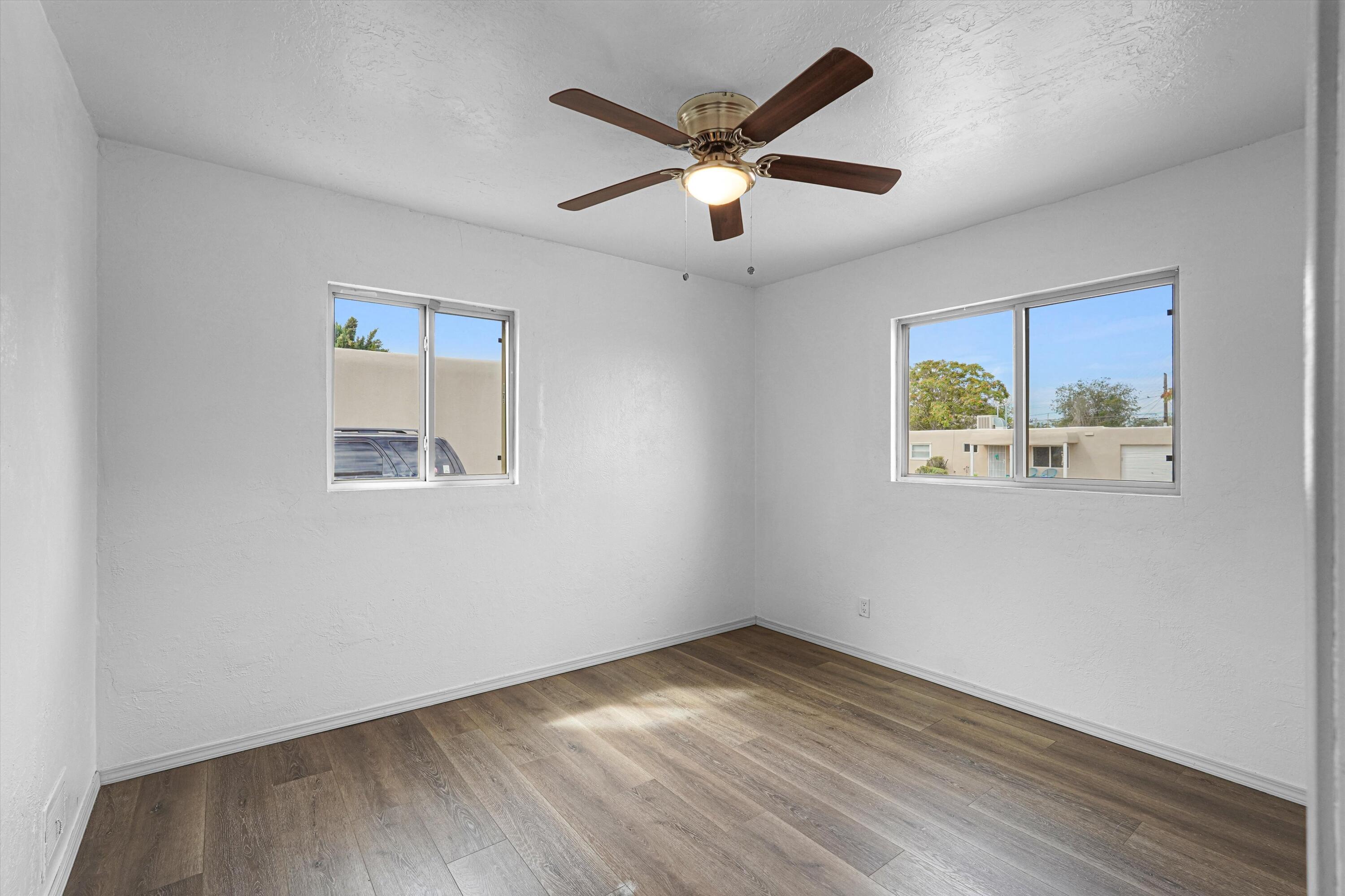 Photo 11 — 2346 Valencia Drive NE
