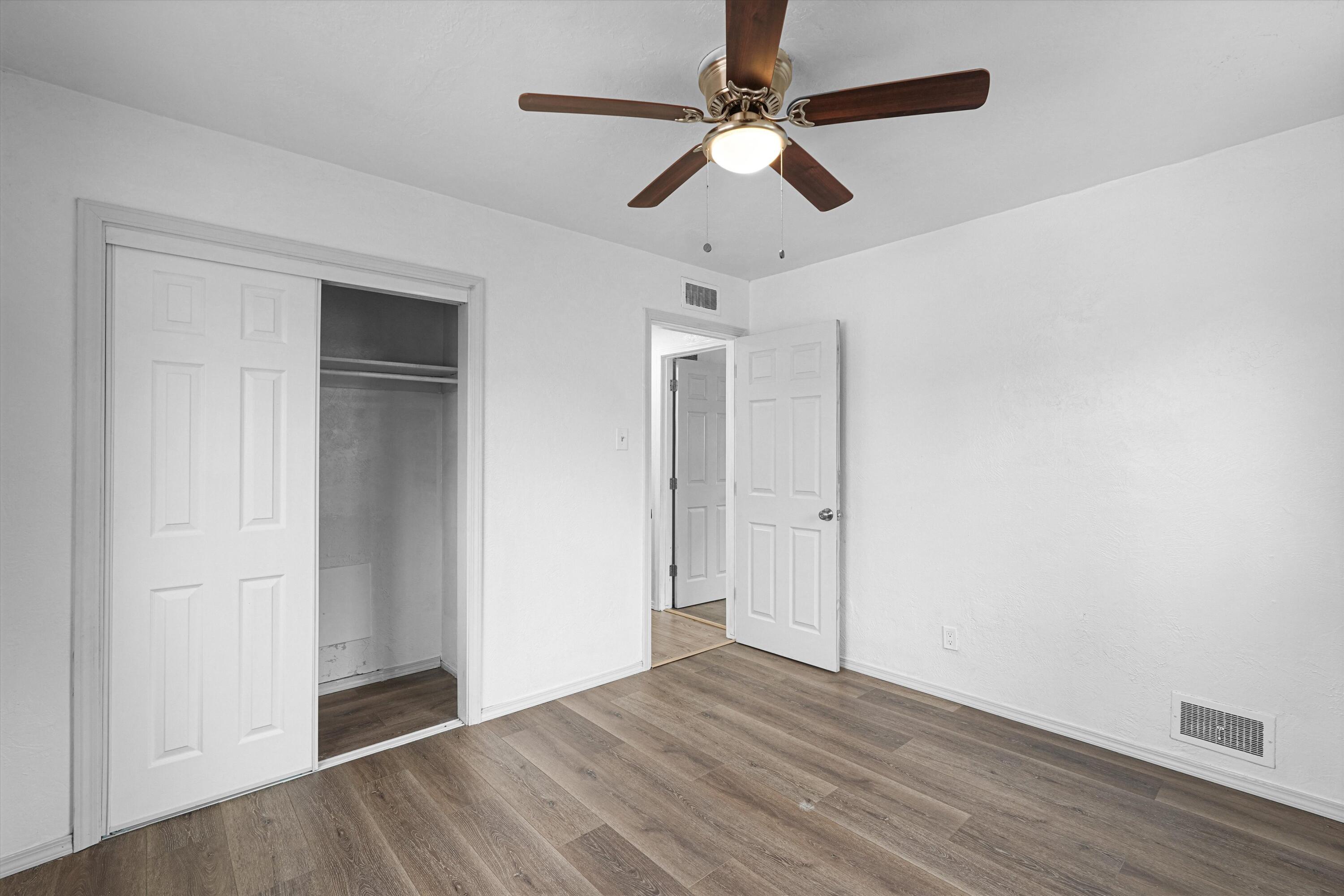Photo 10 — 2346 Valencia Drive NE