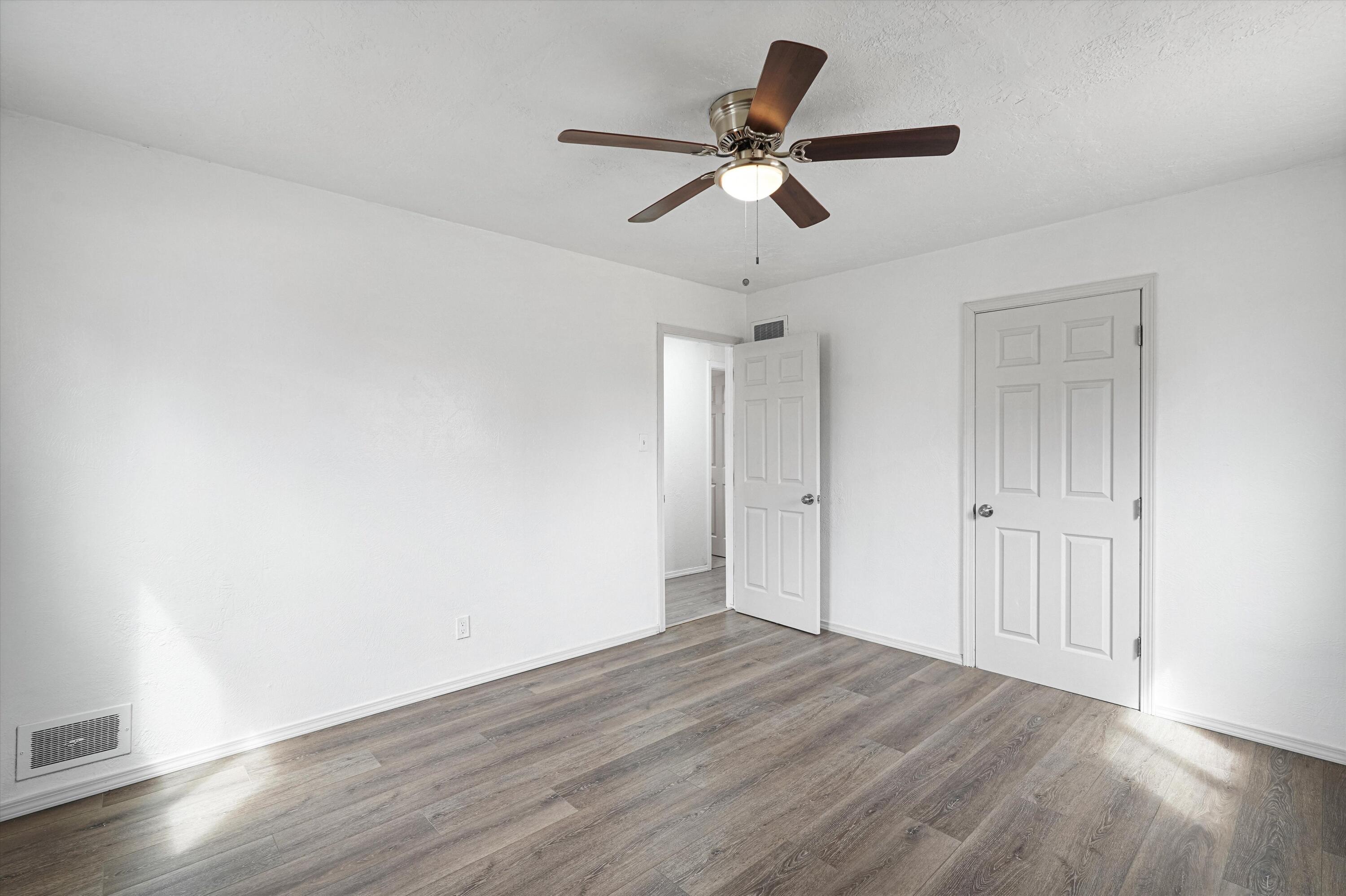 Photo 8 — 2346 Valencia Drive NE