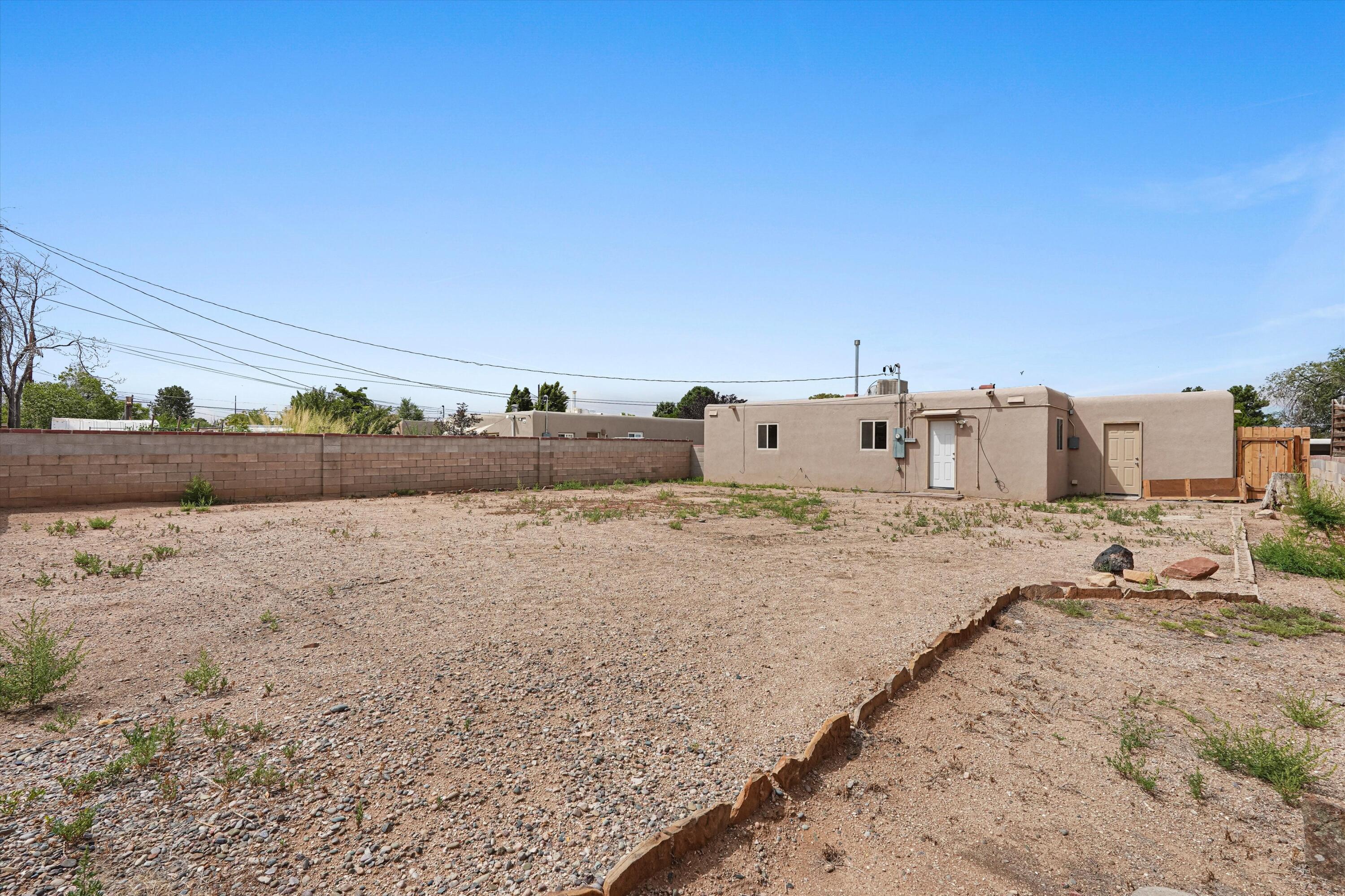 Photo 4 — 2346 Valencia Drive NE