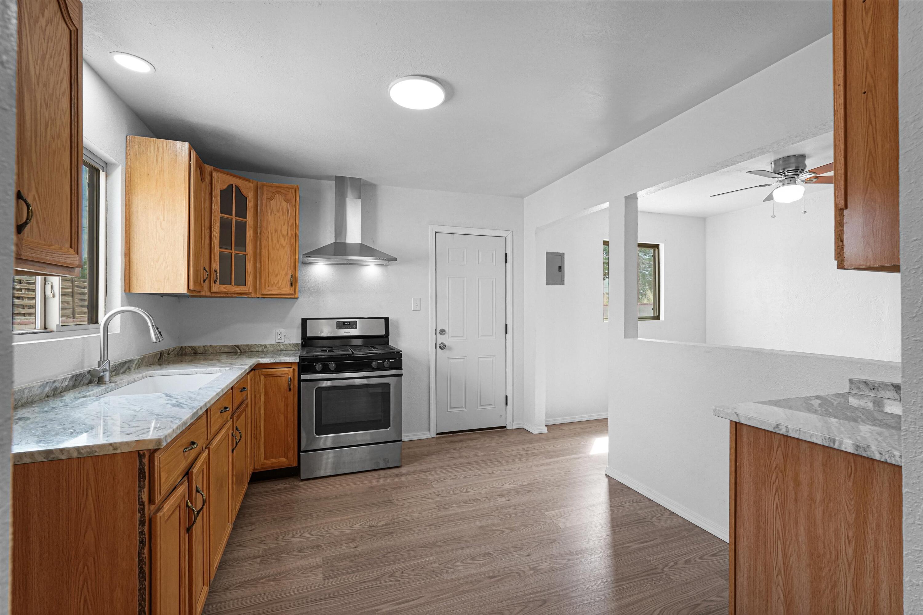 Photo 18 — 2346 Valencia Drive NE