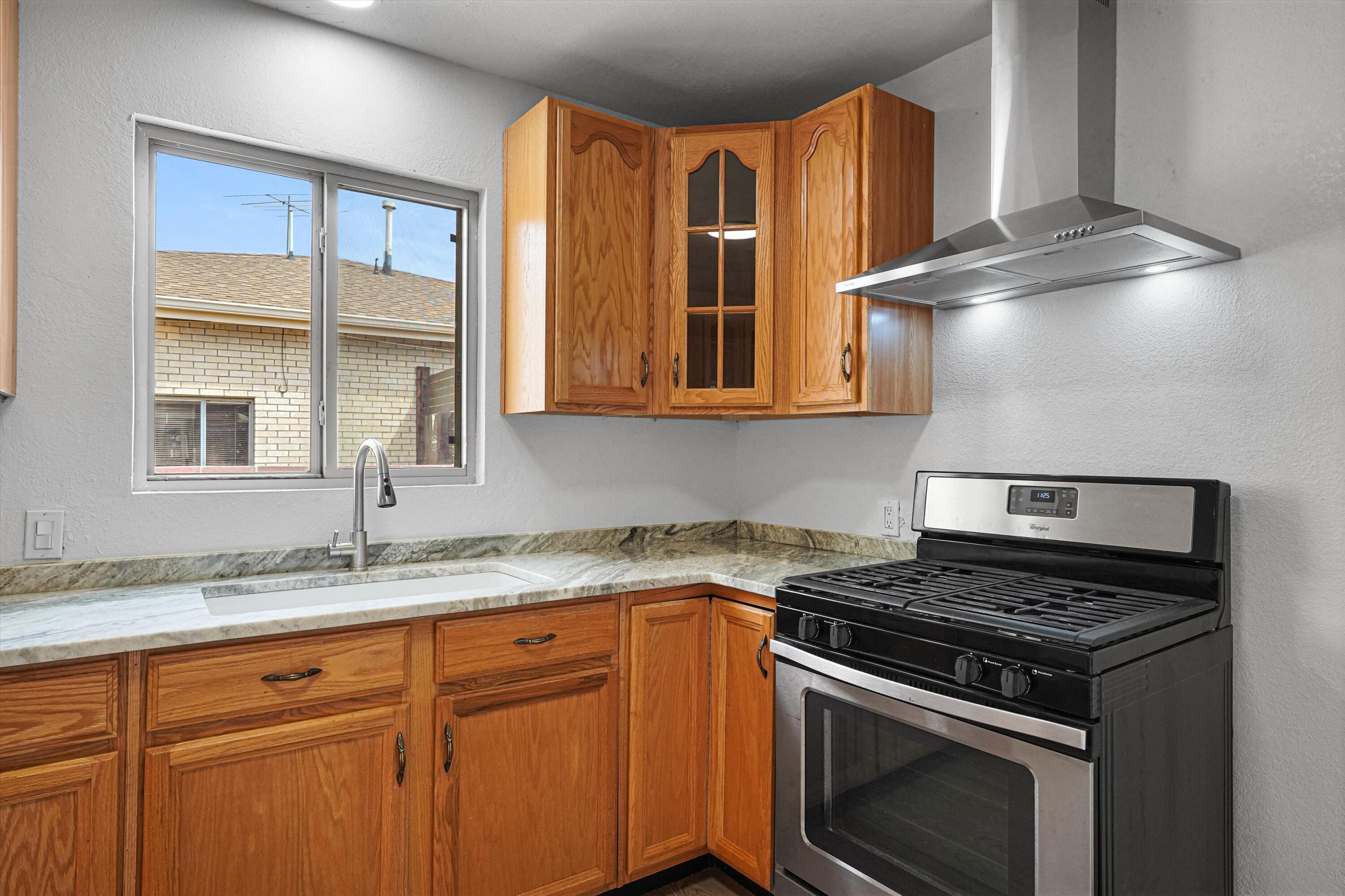 Photo 17 — 2346 Valencia Drive NE