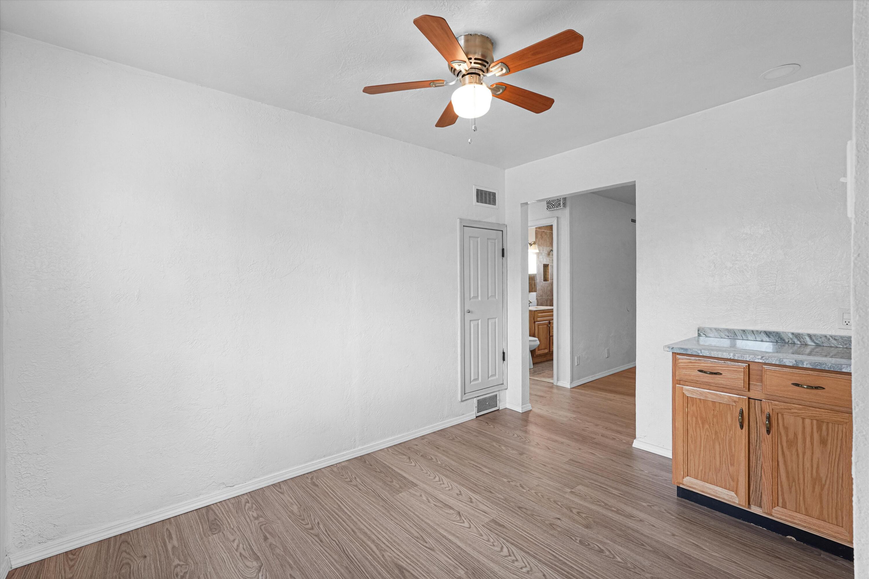 Photo 14 — 2346 Valencia Drive NE