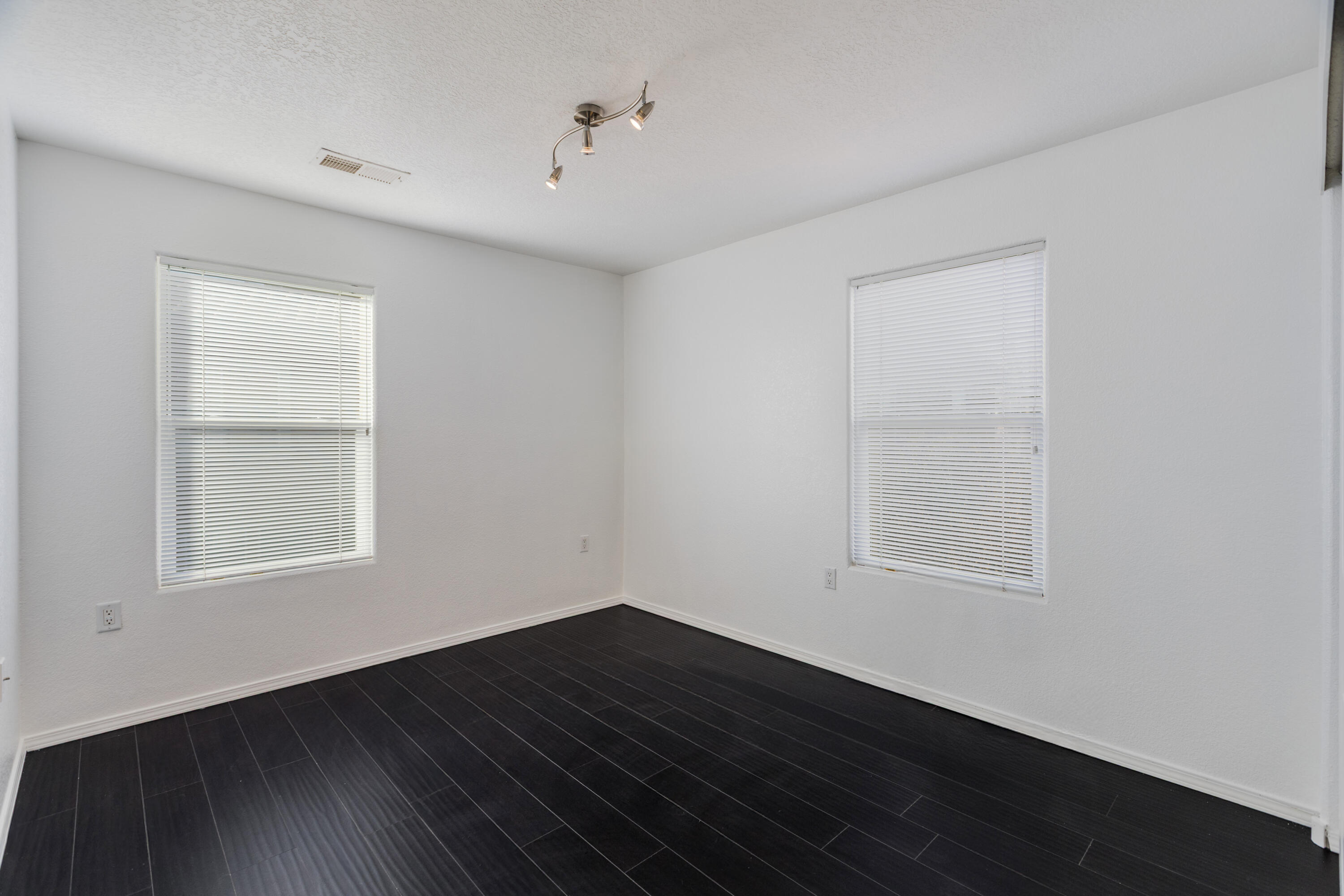 Photo 9 — 601 Menaul Boulevard NE UNIT 3603