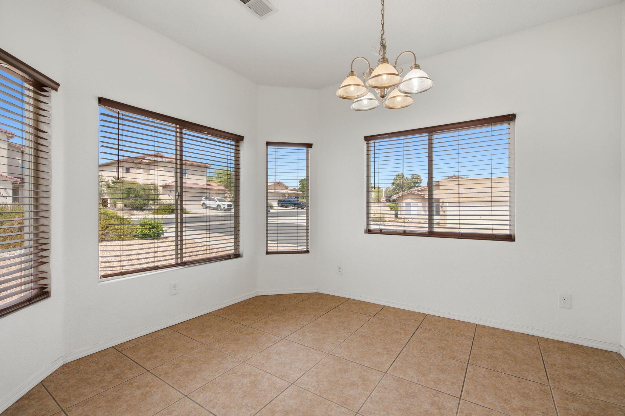 Photo 17 — 3312 Rio Linda Drive SW