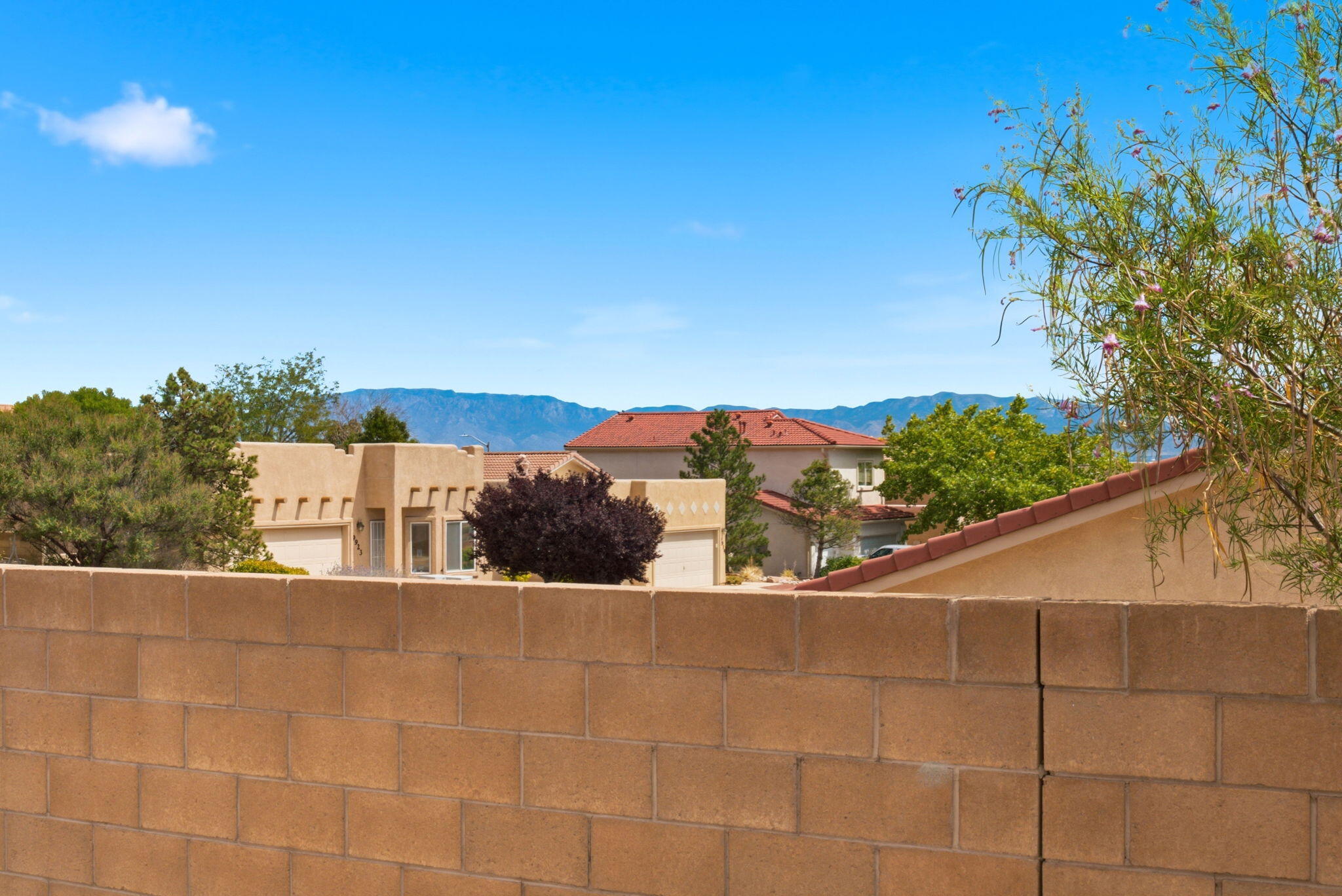 Photo 2 — 3312 Rio Linda Drive SW