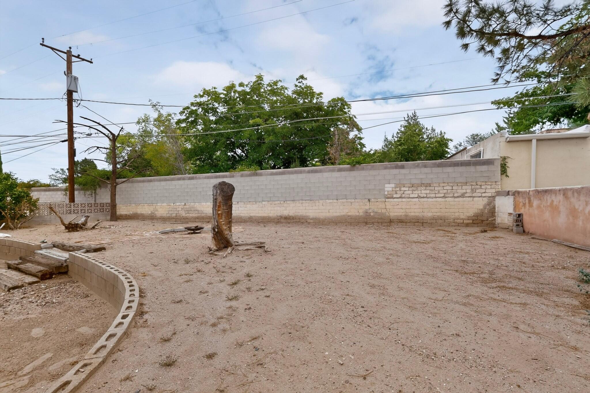 Photo 5 — 306 Carlisle Boulevard SE