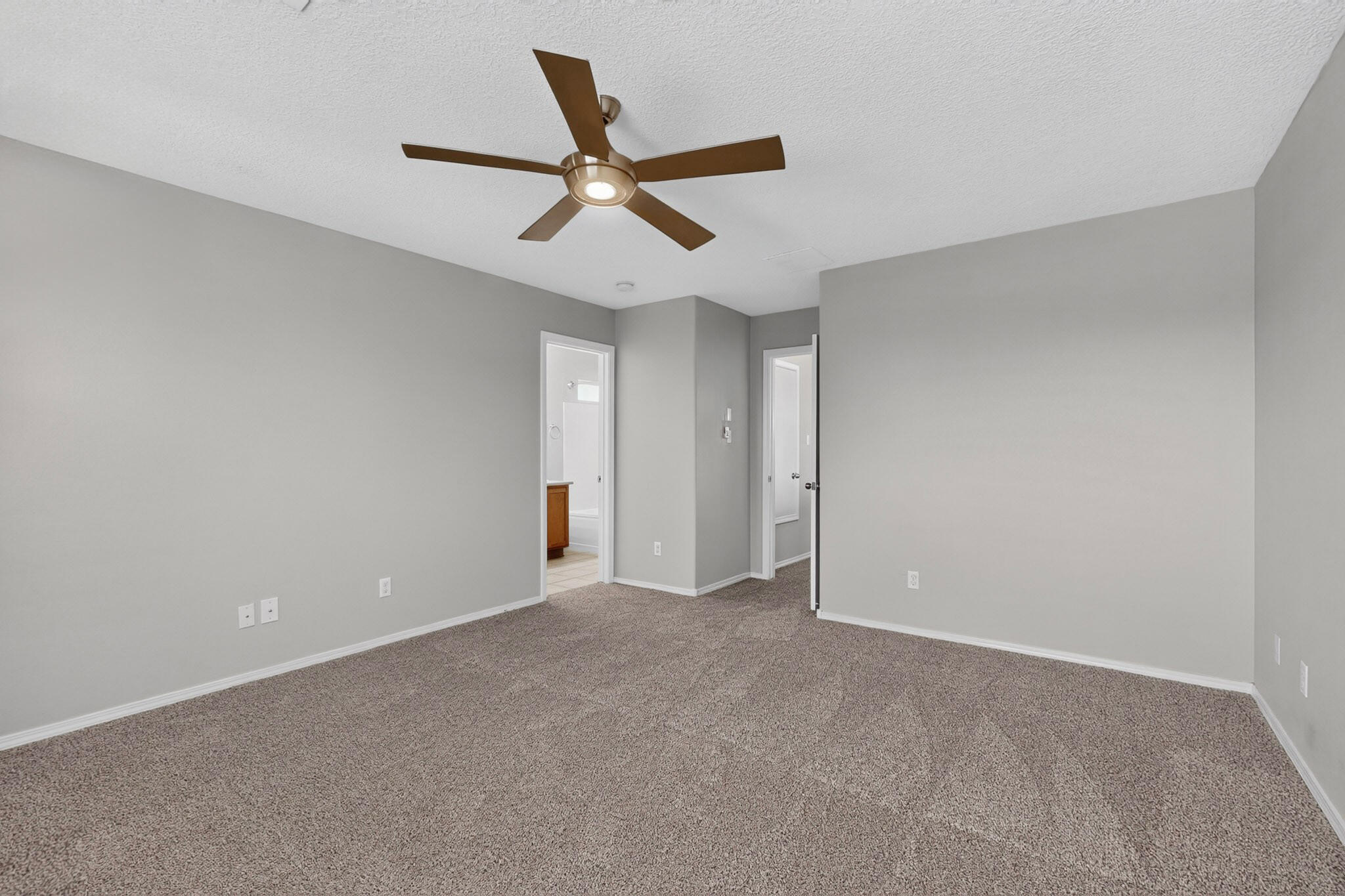 Photo 11 — 951 Spring Valley Road NE
