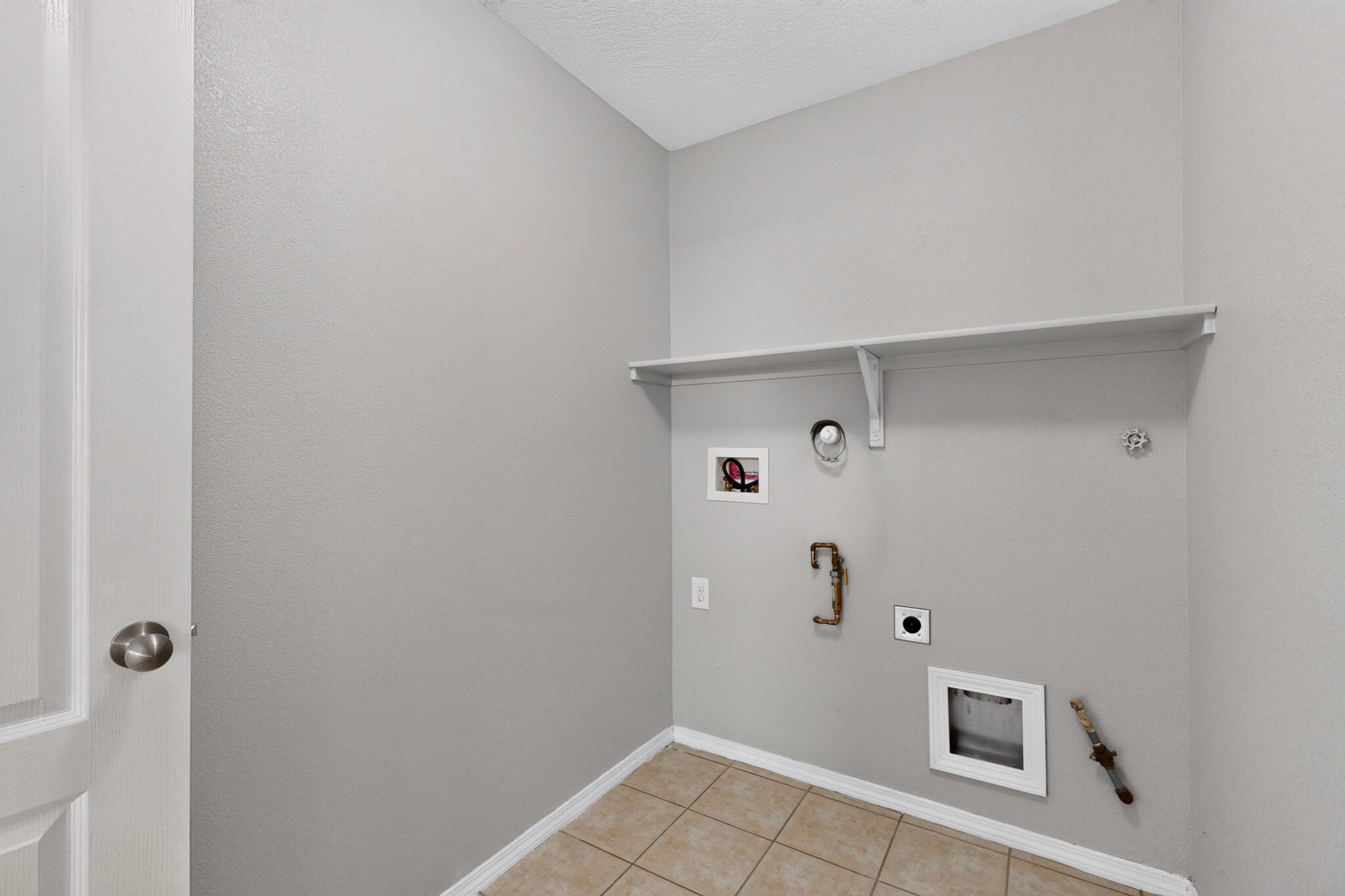 Photo 13 — 951 Spring Valley Road NE