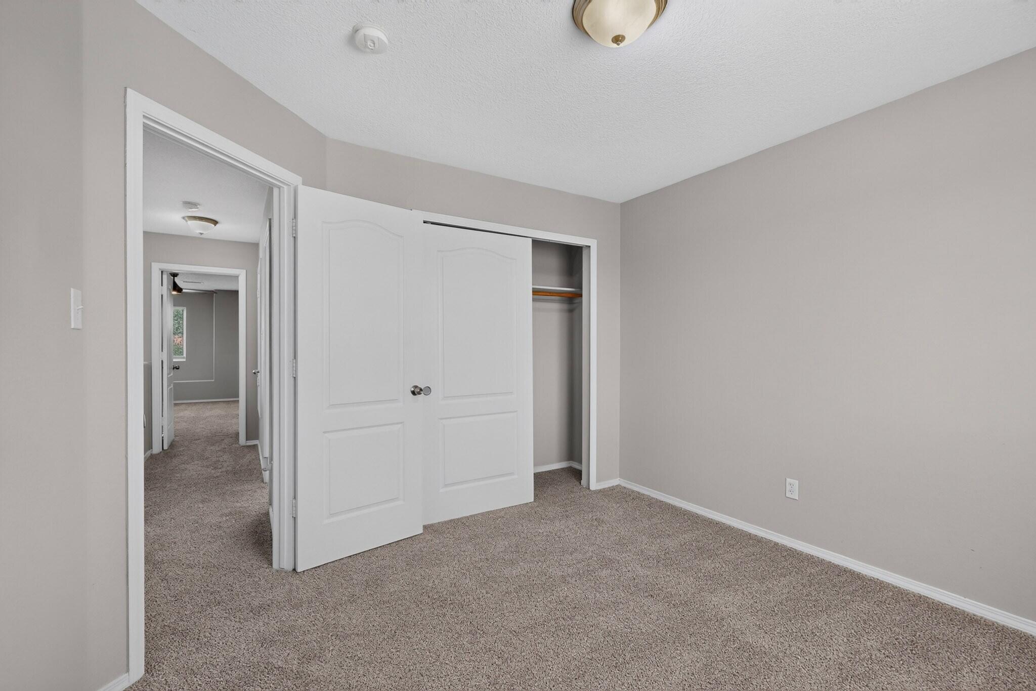 Photo 16 — 951 Spring Valley Road NE