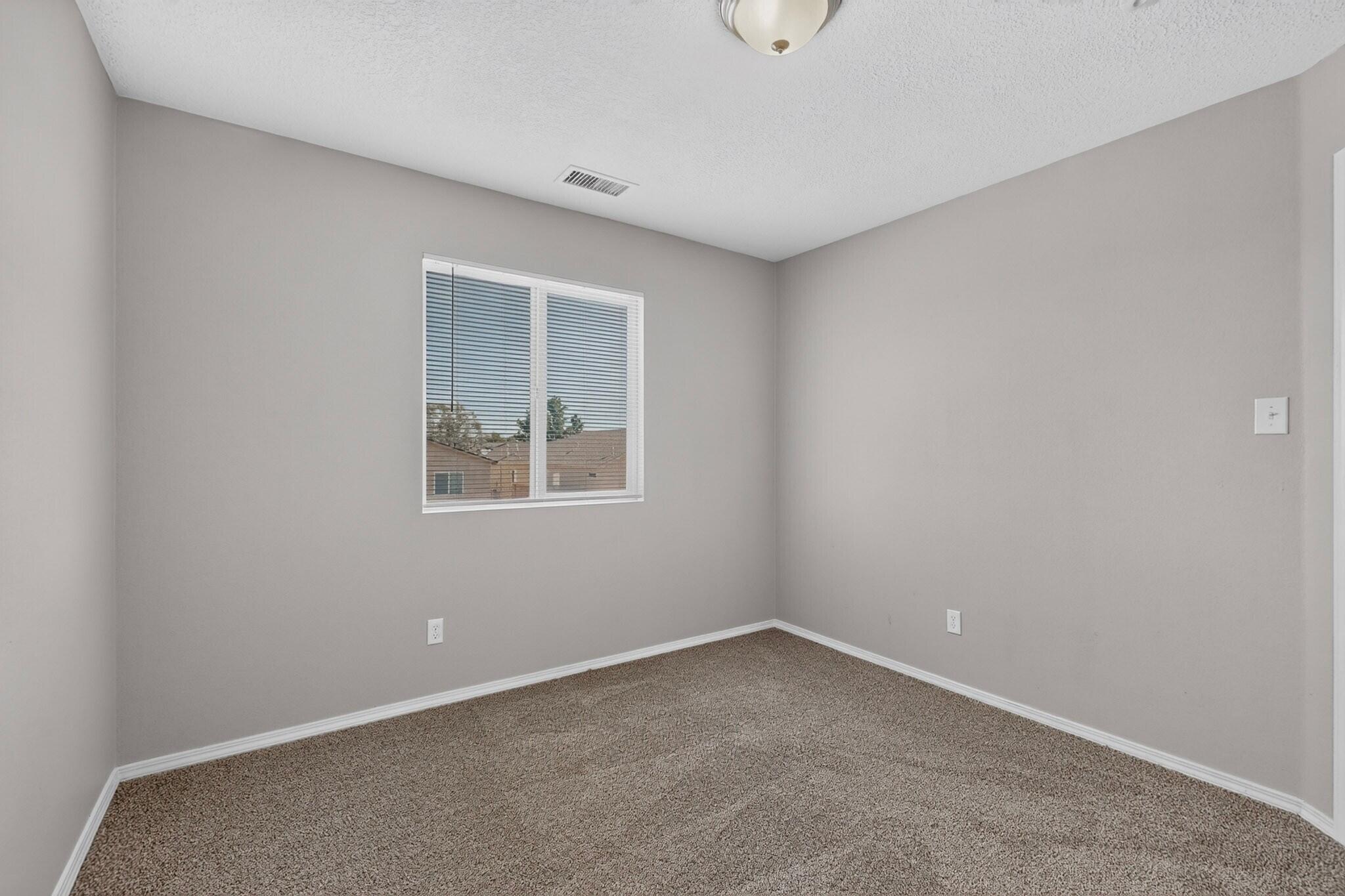 Photo 19 — 951 Spring Valley Road NE