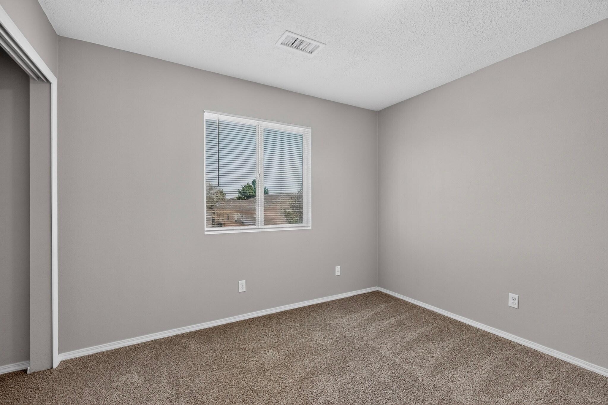 Photo 20 — 951 Spring Valley Road NE