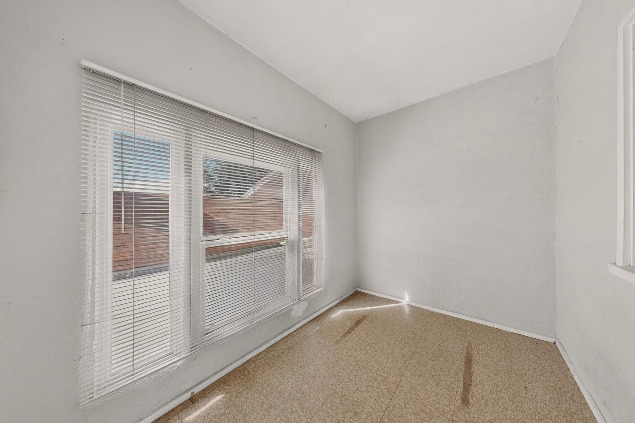 Photo 17 — 816 6th Street NW