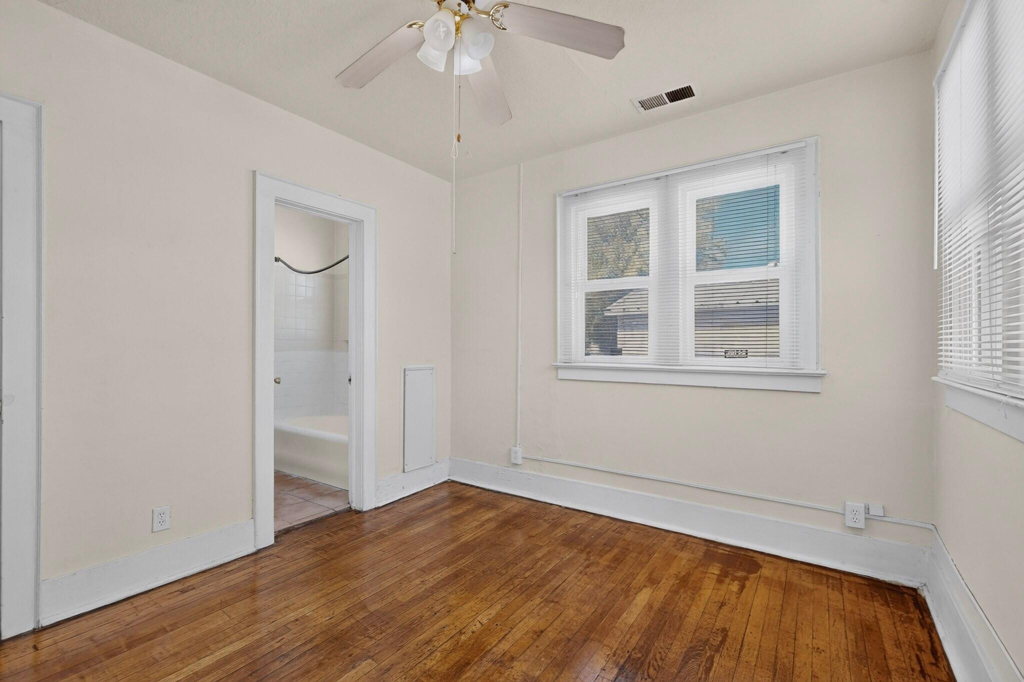 Photo 16 — 816 6th Street NW