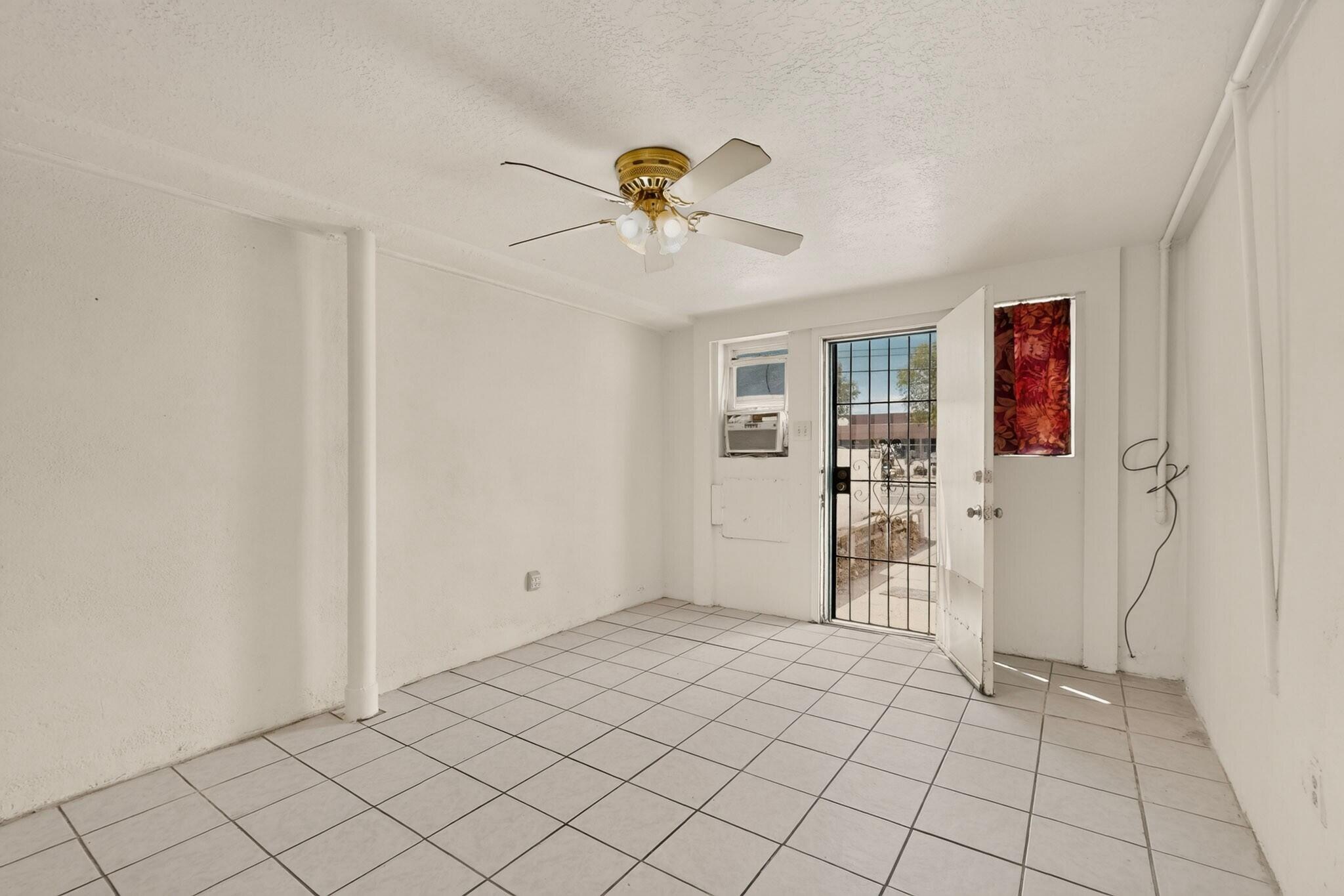 Photo 13 — 816 6th Street NW