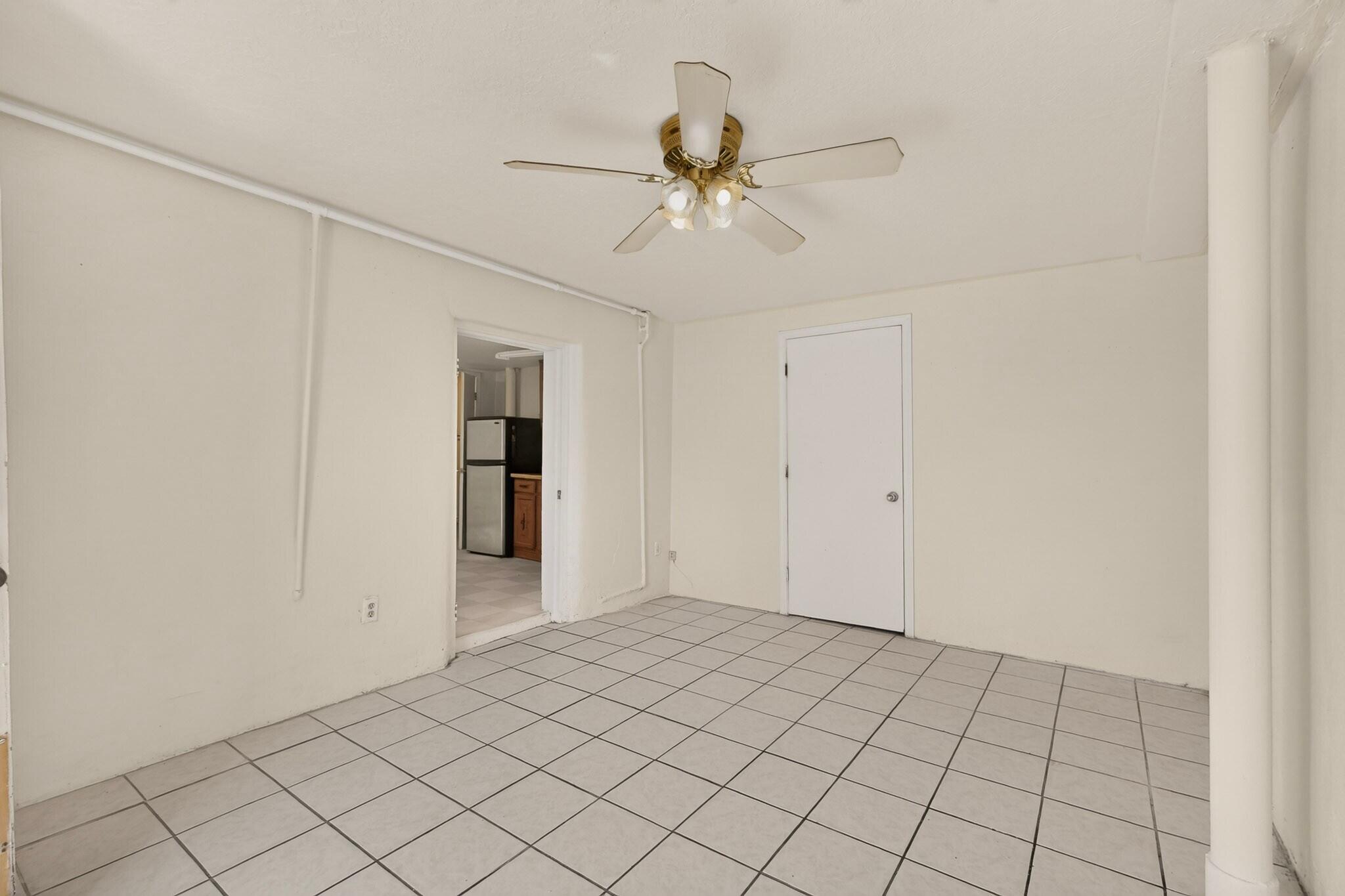 Photo 7 — 816 6th Street NW