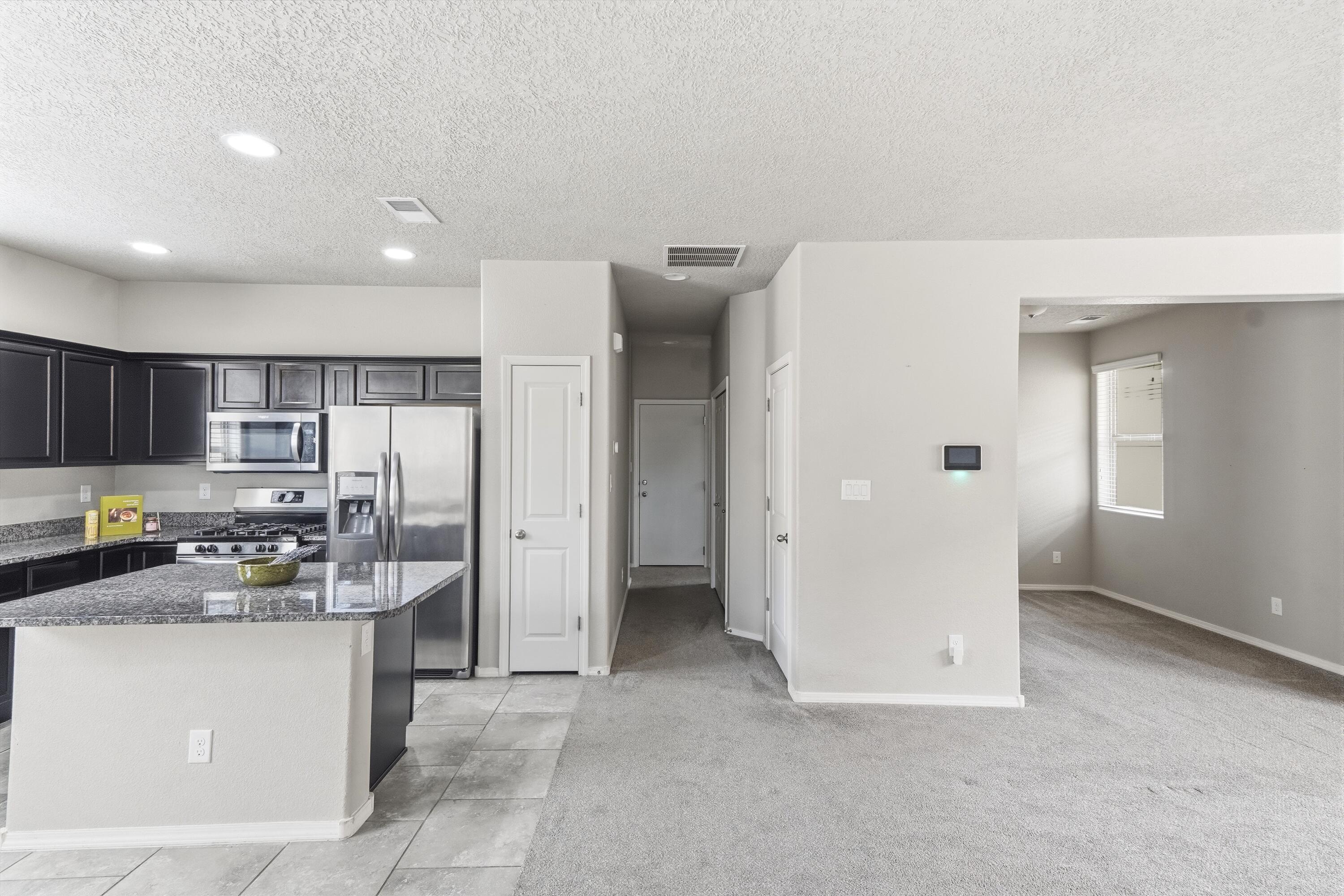 Photo 18 — 6923 Silver Moon Road NW