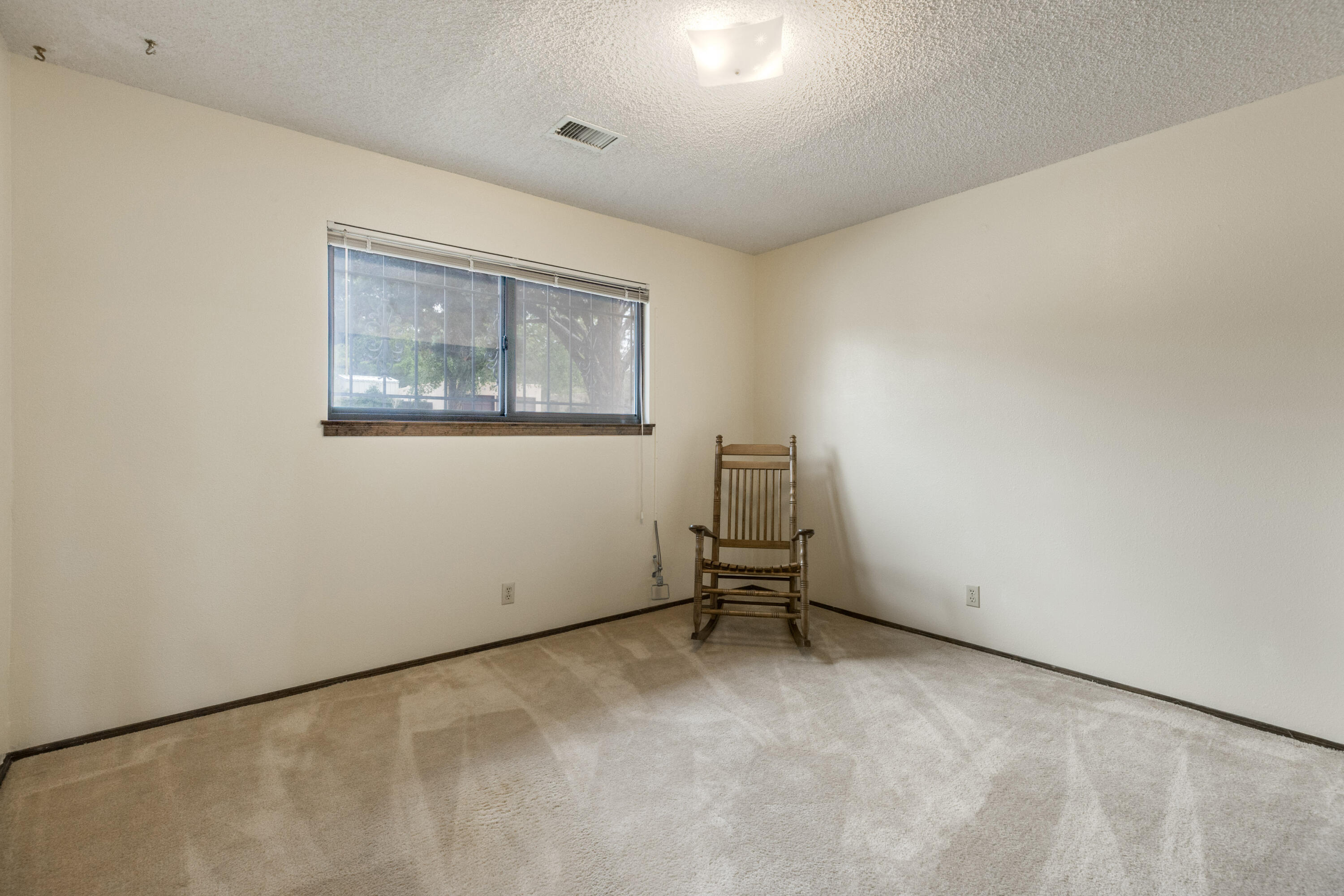 Photo 10 — 1117 Sagebrush Trail SE